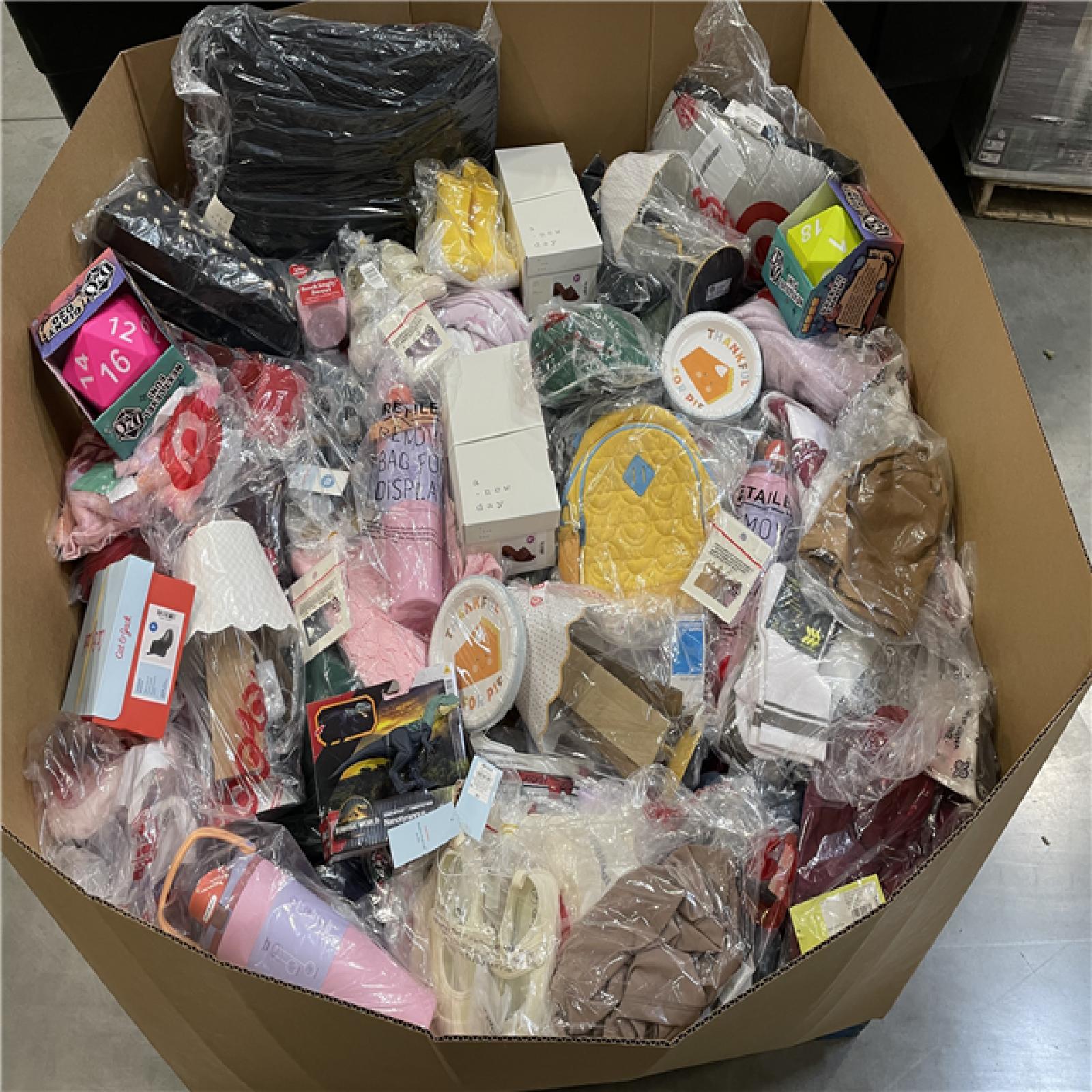 DALLAS LOCATION- NEW!- BULLSEYE MIXED CLOTHING PALLET (300 UNITS)