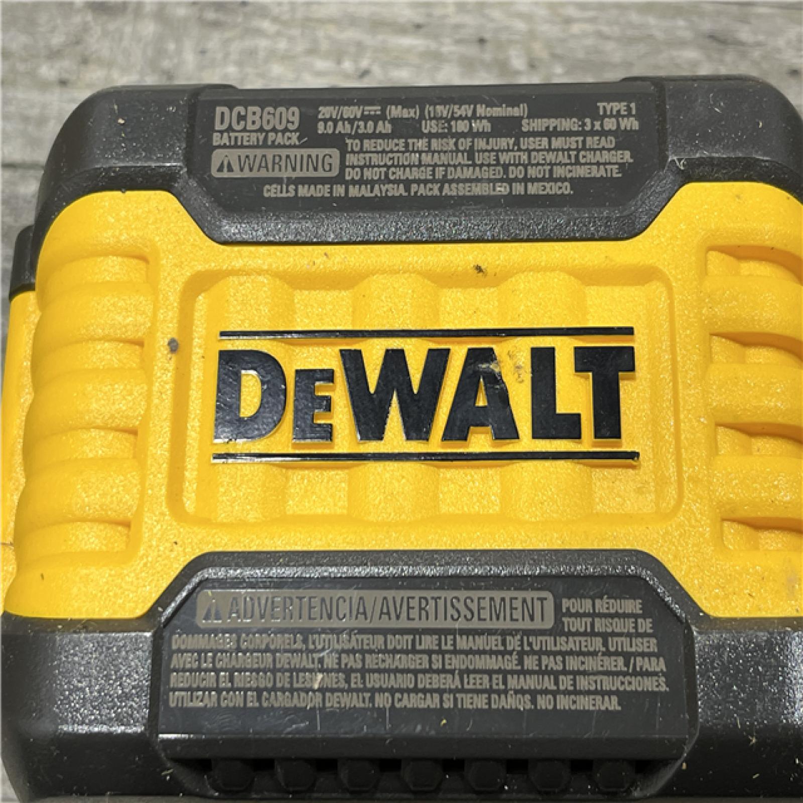 AS-IS DEWALT 20V/60V MAX FLEXVOLT Lithium-Ion 9.0Ah Battery and Charger Starter Kit