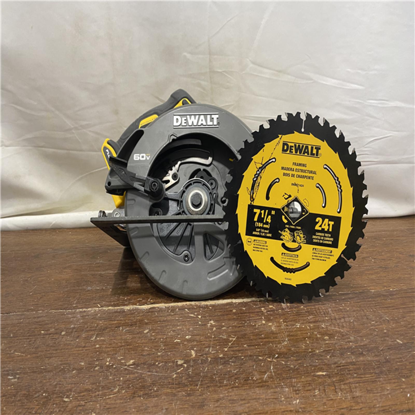 AS-IS DeWALT Flexvolt Max 7-1/4  60V Brushless Circular Saw DCS578B