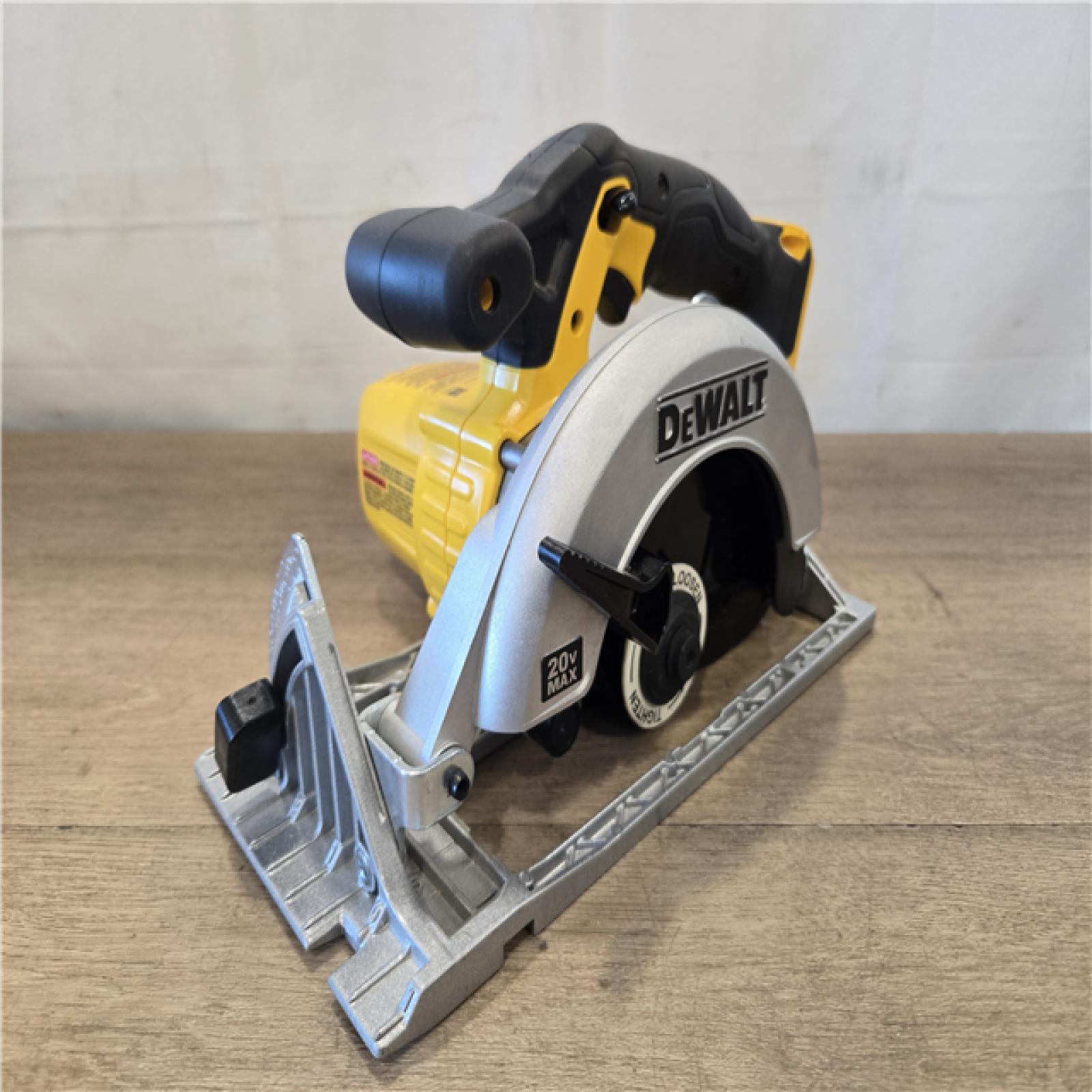 AS-IS DEWALT 6-1/2'' 165MM CIRCULAR SAW (Tool-Only)