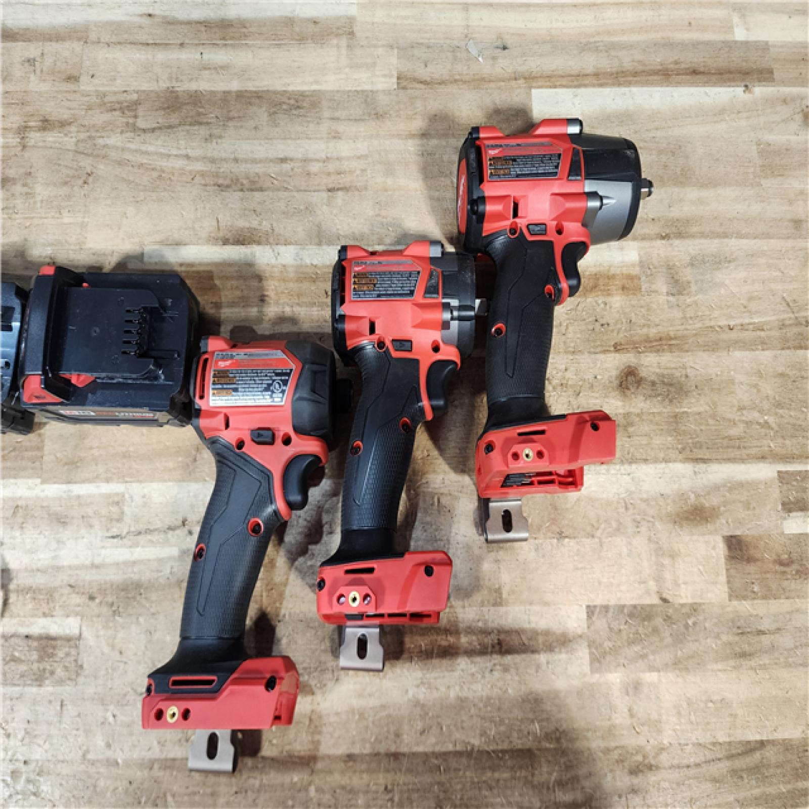 HOUSTON LOCATION - AS - IS Milwaukee 3 Tool Combo Kit W/ (2) Battery & Charger