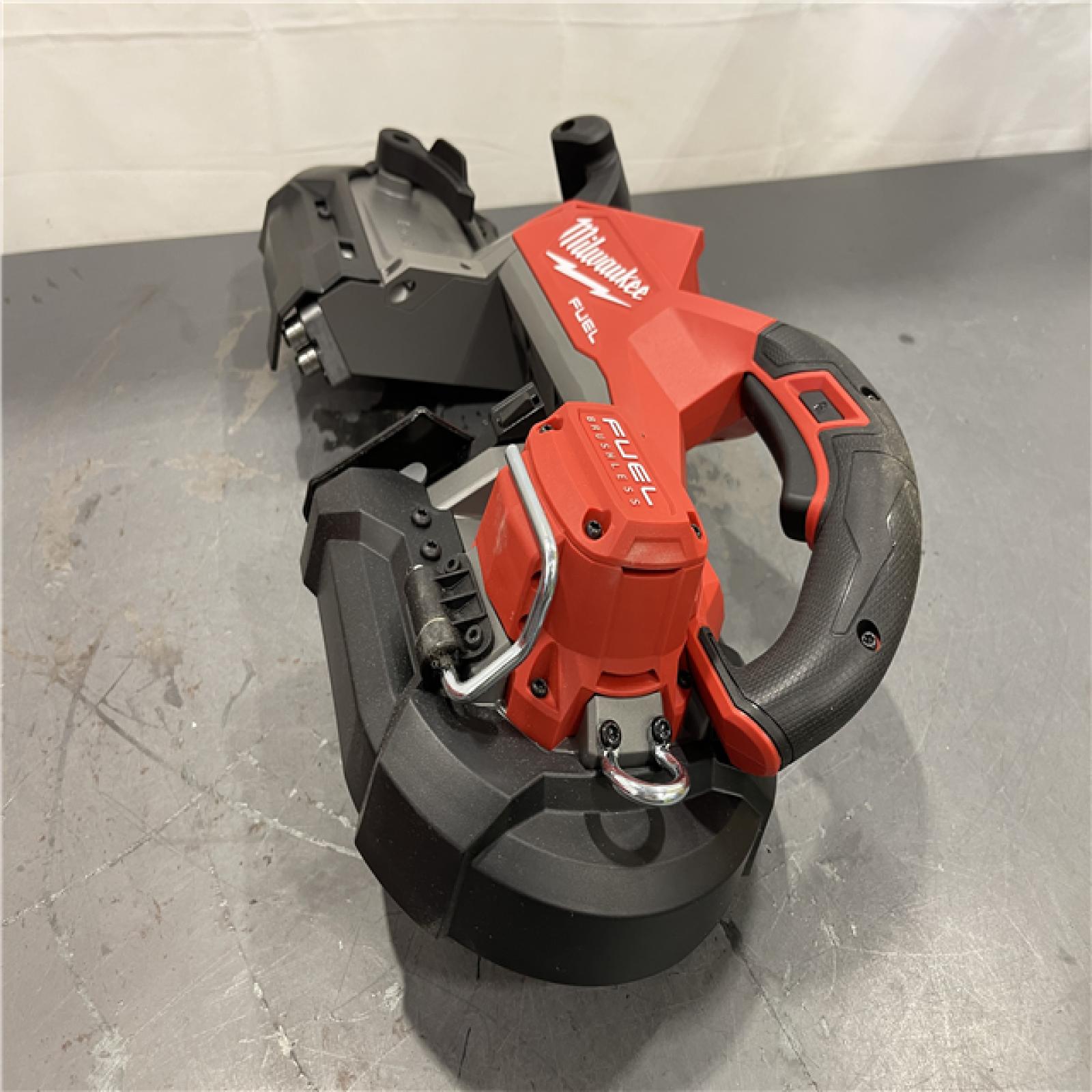 AS-IS - Milwaukee M18 FUEL Cordless Brushless Deep Cut Band Saw