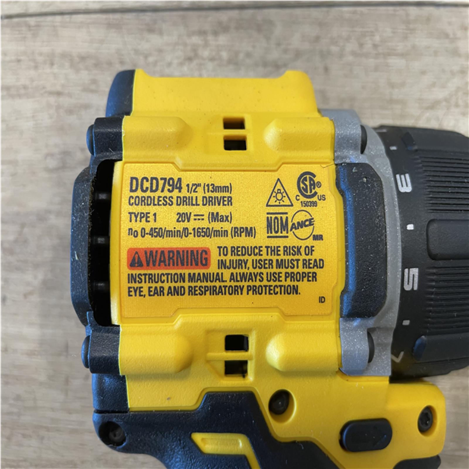 AS-IS DEWALT Atomic 20V Lithium-Ion Cordless Compact 1/2 in. Drill/Driver Kit
