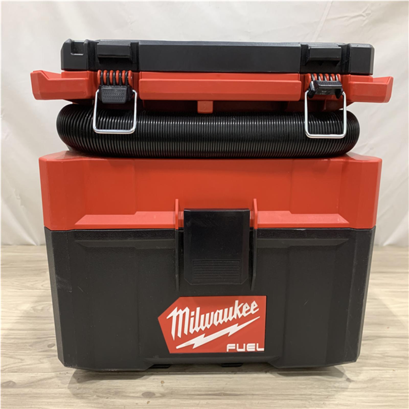AS-IS Milwaukee FUEL PACKOUT 18-Volt Lithium-Ion Cordless 2.5 Gal. Wet/Dry Vacuum (Vacuum-Only)