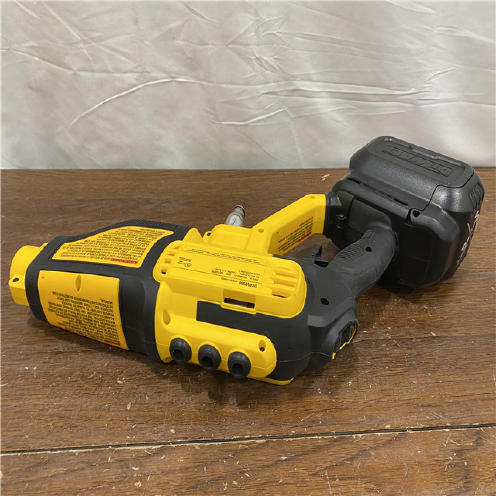 AS-IS Dewalt 20V 550 PSI  1 GPM Cordless Power Cleaner W/ 4 Nozzles Tool-Only DCPW550B
