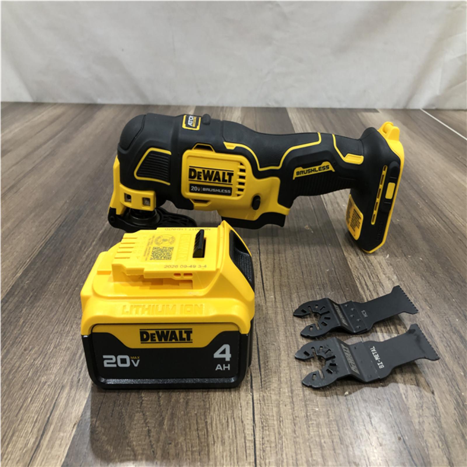 AS-IS DEWALT ATOMIC 20V MAX Lithium-Ion Cordless Brushless Oscillating Tool Kit