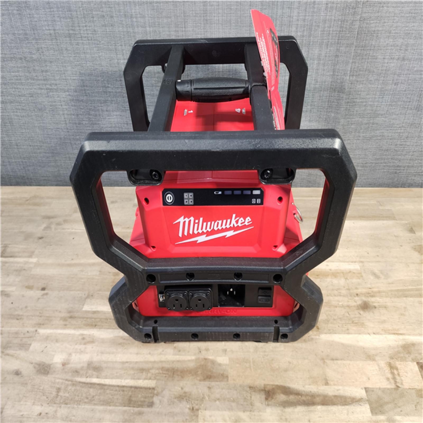 HOUSTON LOCATION - AS-IS Milwaukee M18 Cordless 3600-Watt/1800-Watt Battery Powered Power Supply (Tool Only)
