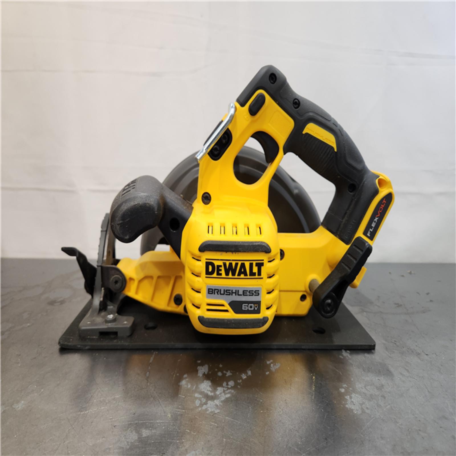 AS-IS- DeWALT Flexvolt Max 7-1/4  60V Brushless Circular Saw DCS578B (Bare Tool)