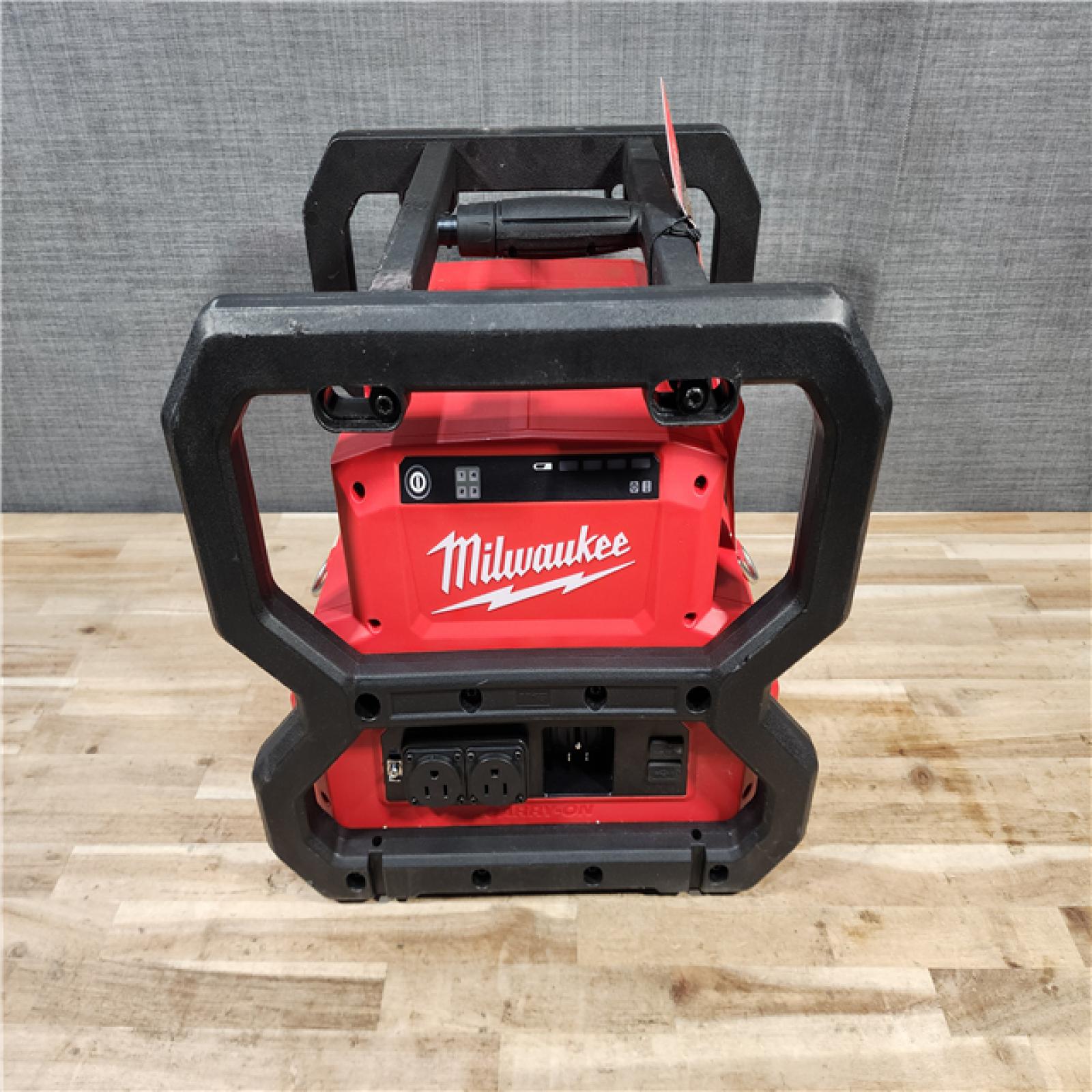 HOUSTON LOCATION - AS-IS Milwaukee M18 Cordless 3600-Watt/1800-Watt Battery Powered Power Supply (Tool Only)