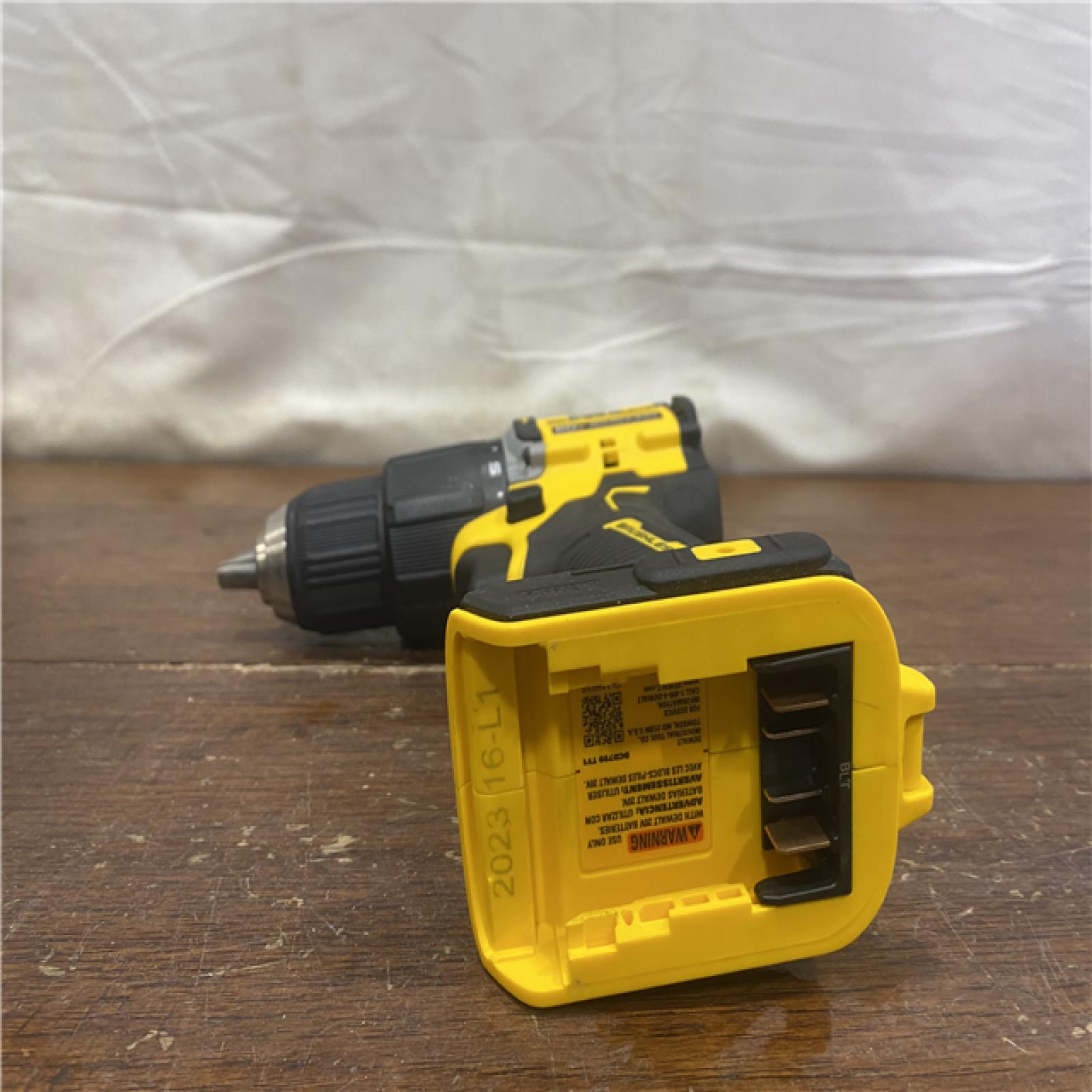 AS-IS DEWALT ATOMIC 20-Volt Lithium-Ion Cordless 1/2 in. Compact Hammer Drill with 3.0Ah Battery, Charger and Bag
