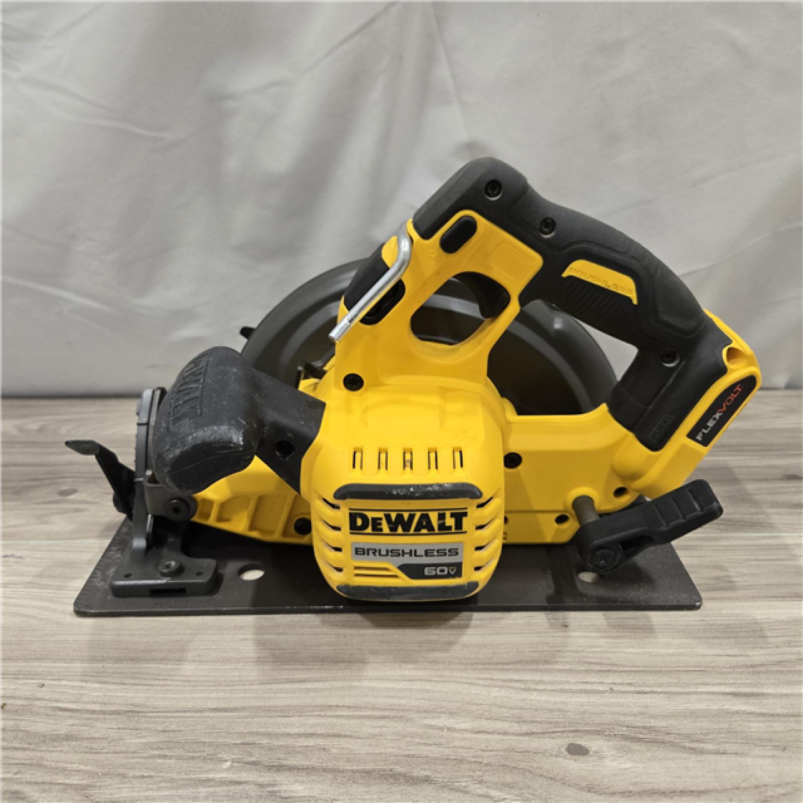 AS-IS DeWALT Flexvolt Max 7-1/4 60V Circular Saw (Tool Only)