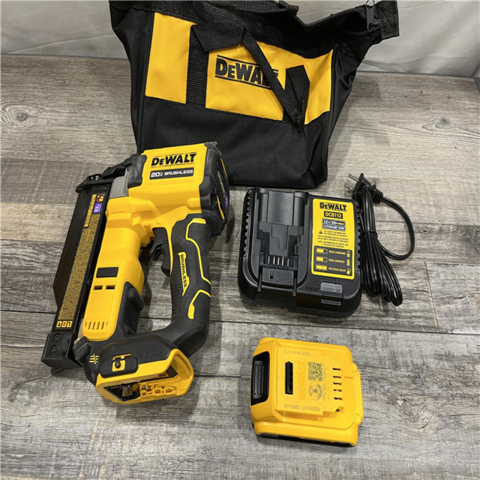 AS-IS DEWALT ATOMIC 20V MAX Lithium Ion Cordless 23 Gauge Pin Nailer Kit
