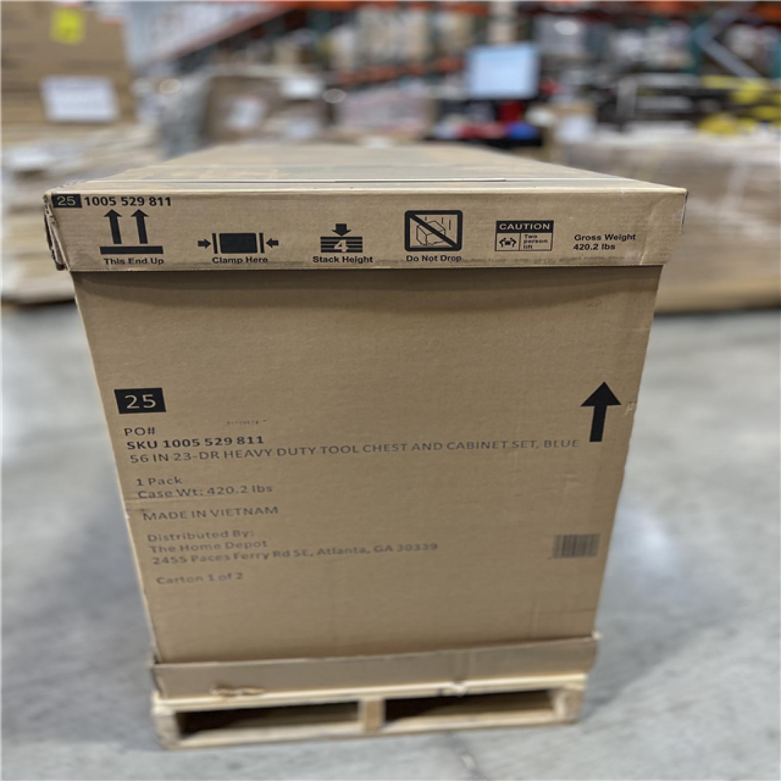 DALLAS LOCATION- HUSKY 56IN 23-DR HEAVY DUTY TOOL CHEST AND CABINET SET  BLUE