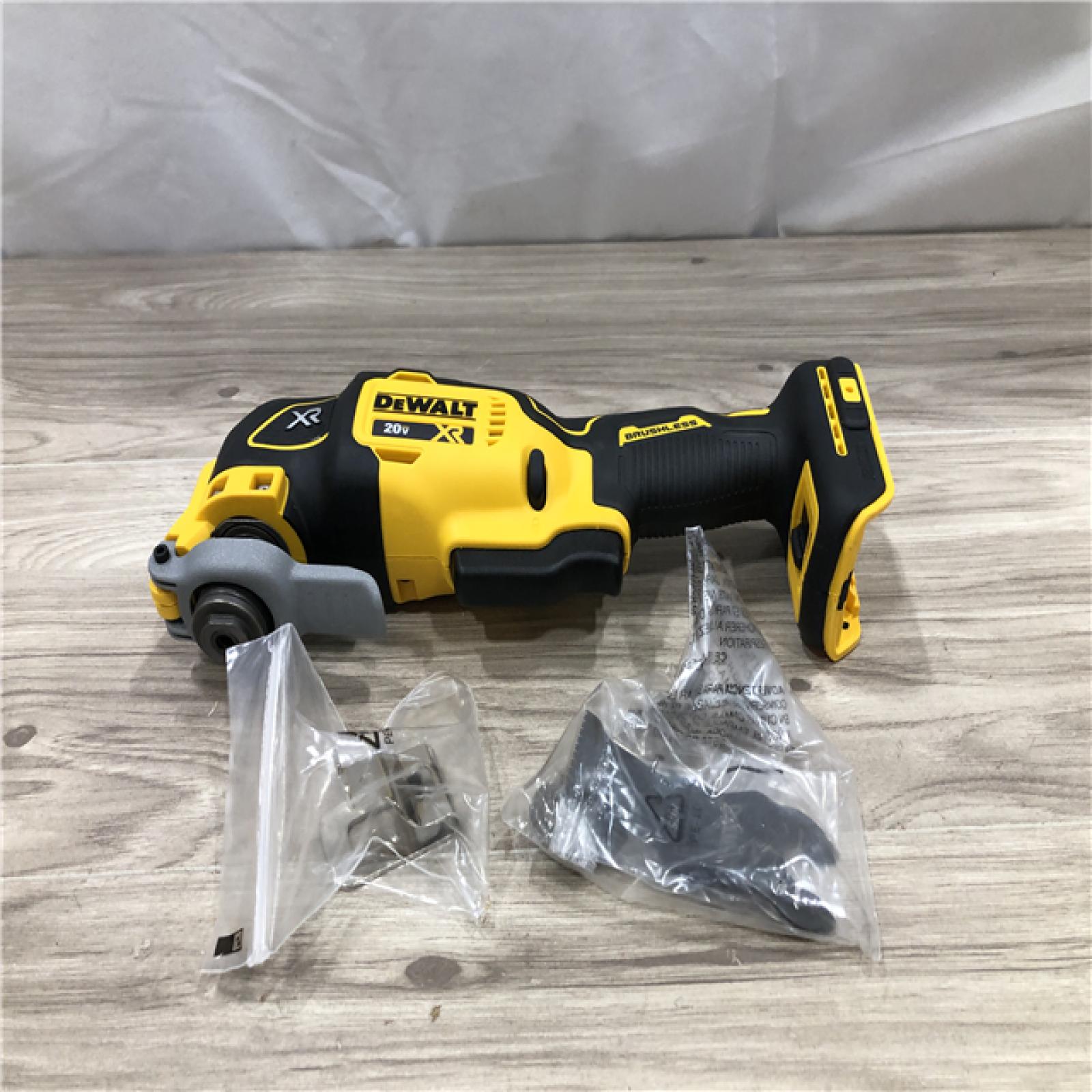 AS-IS DEWALT 20-Volt MAX XR Cordless 3-speed Oscillating Multi-Tool DCS356B (Tool-Only)