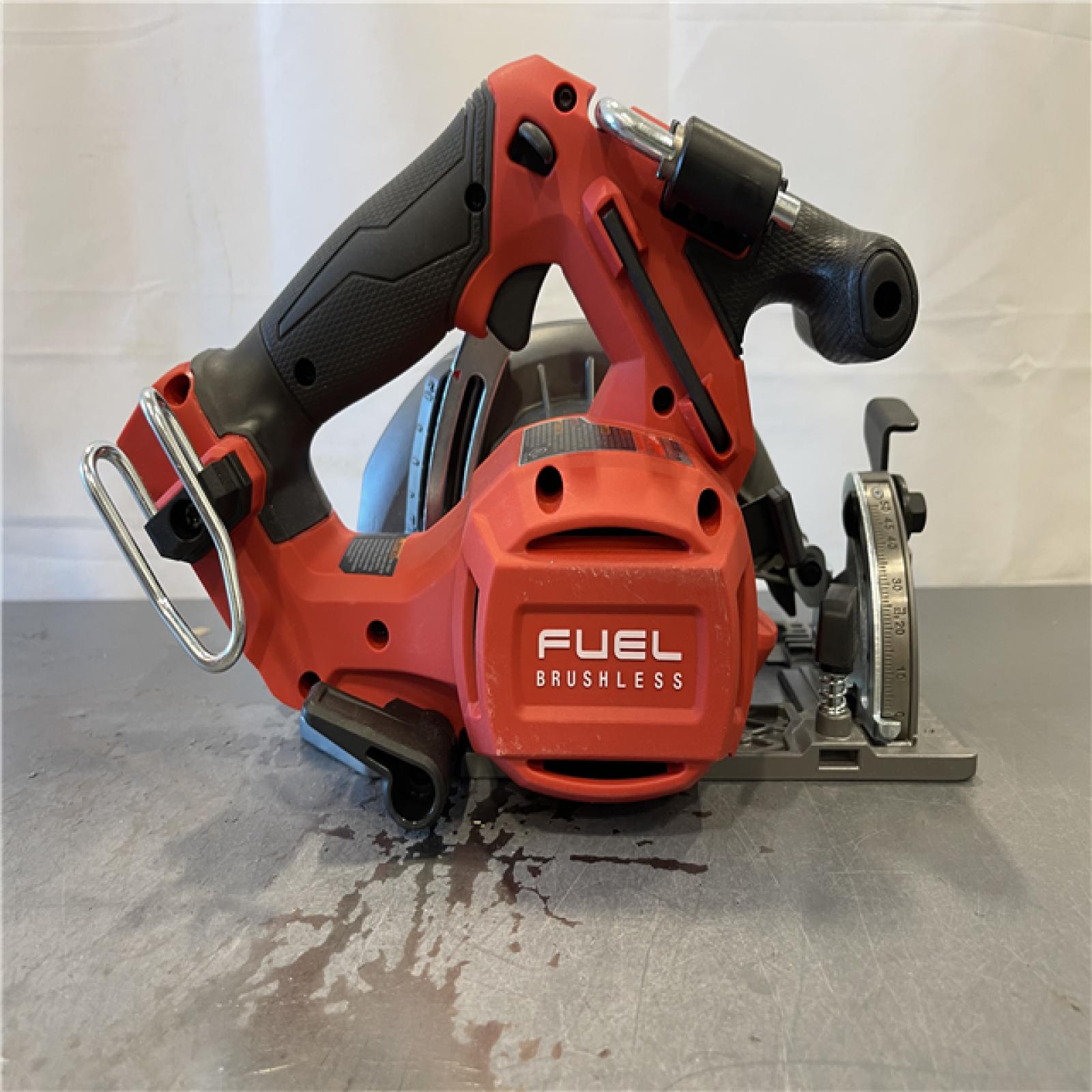 AS-IS - Milwaukee M18 FUEL 18V Lithium-Ion Brushless Cordless 6-1/2 in. Circular Saw