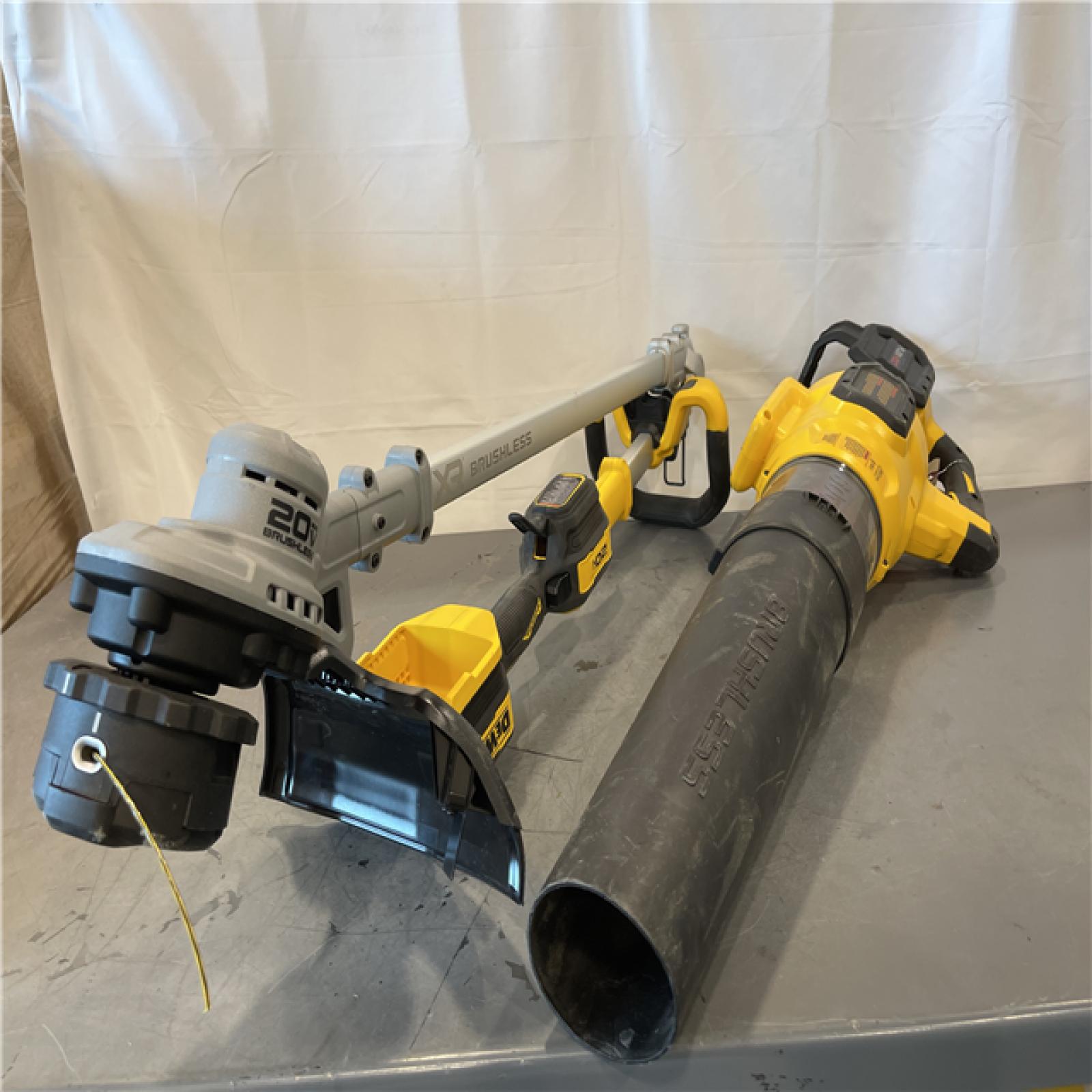AS-IS - DEWALT 20V MAX Cordless Battery Powered String Trimmer & Blower Combo Kit