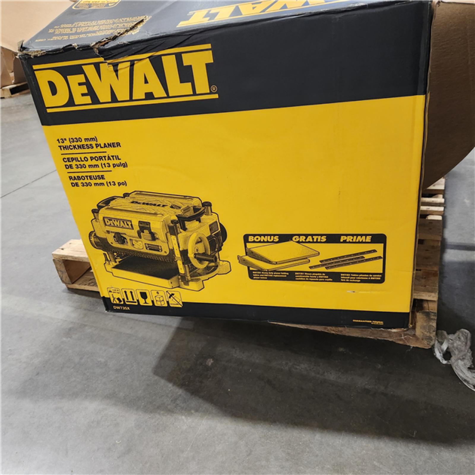 As-Is DEWALT 15 Amp Corded 13 in. Heavy-Duty 2-Speed Bench Planer