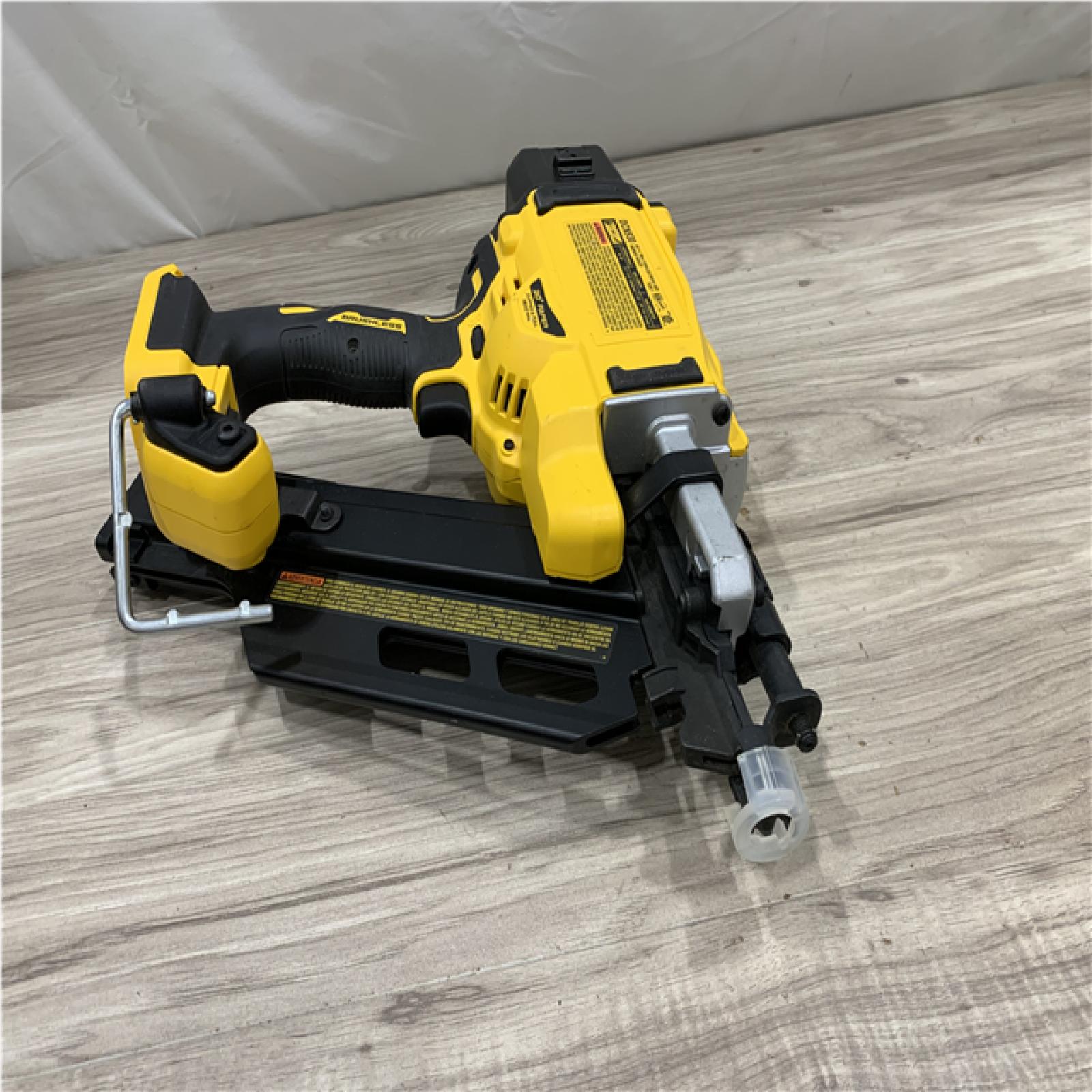 AS-IS DEWALT 20V 30 Degree Cordless Framing Nailer (Tool-Only)