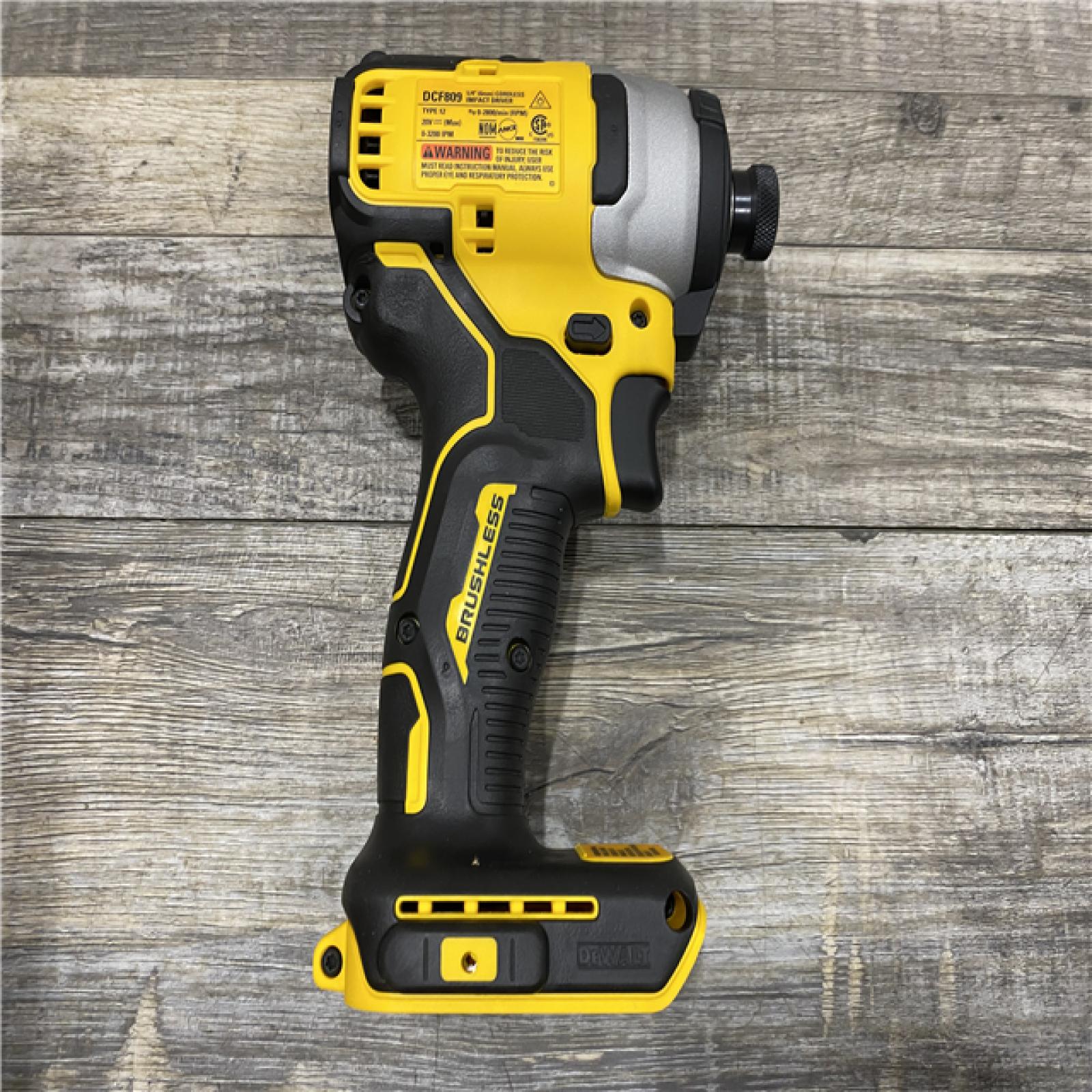 AS-IS EWALT Atomic 20V Max Lithium-Ion Brushless Cordless Compact 1/4 in. Impact Driver Kit