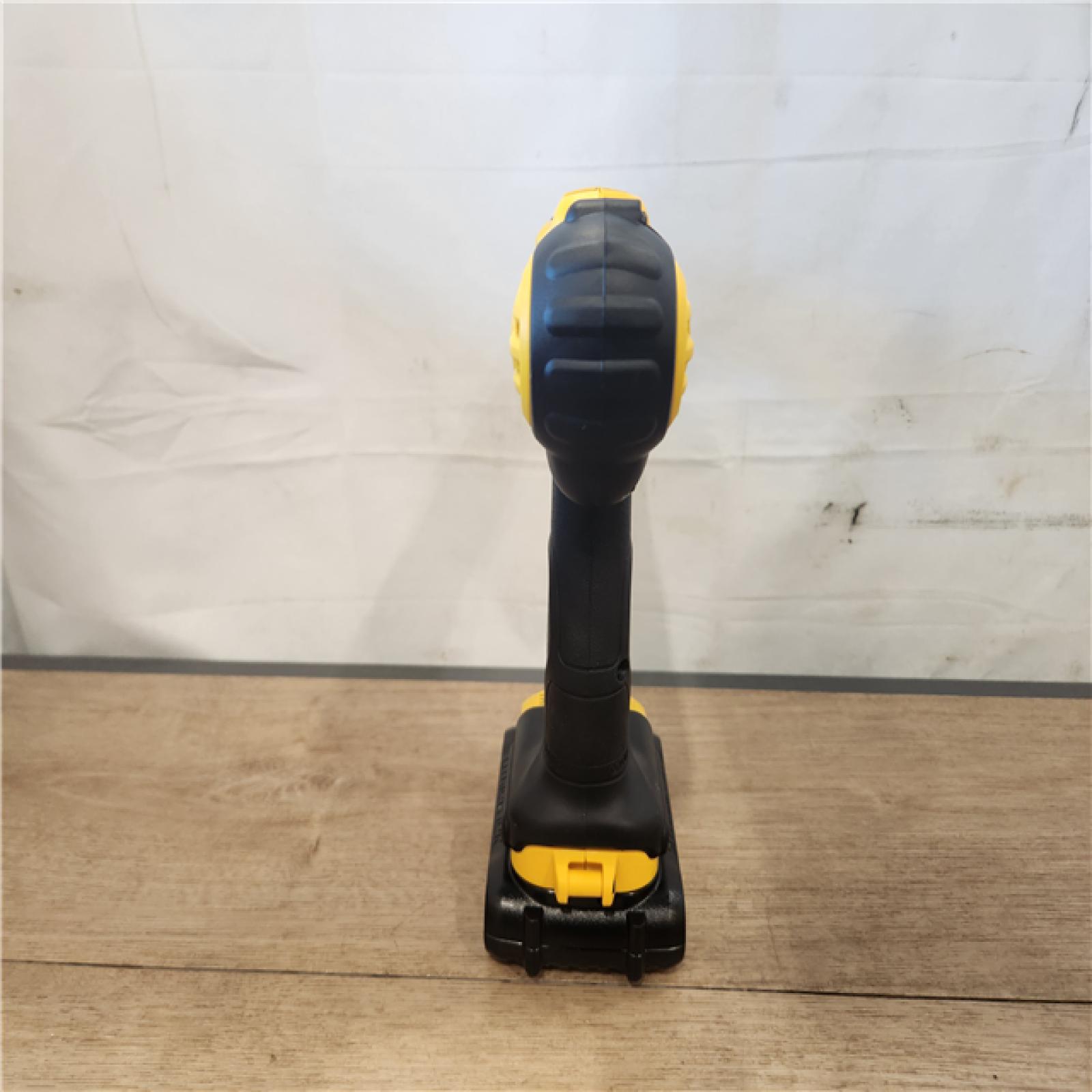 AS-IS- DEWALT 20V MAX Cordless 1/2 in. Drill/Driver Kit