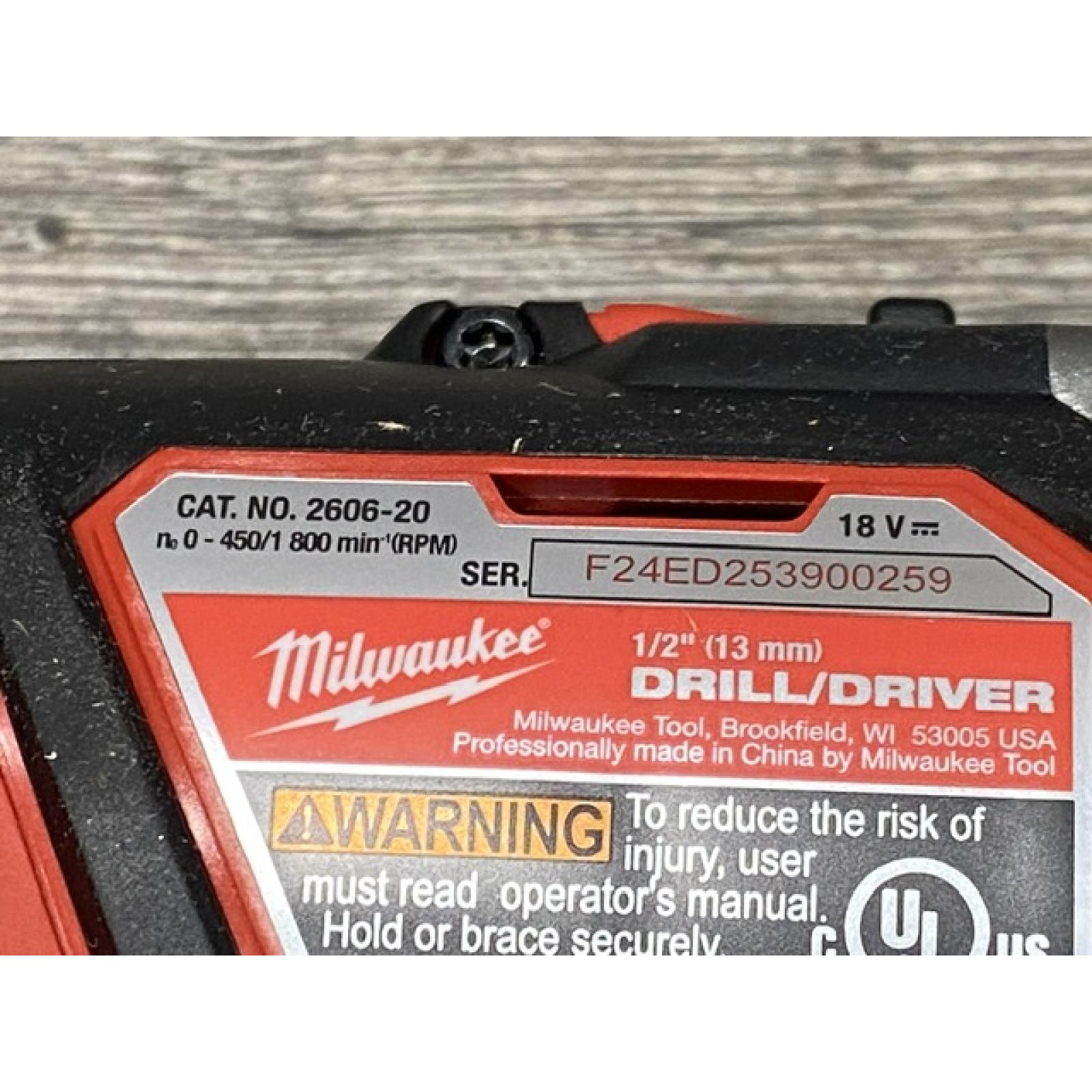 LIKE NEW - Milwaukee 18V Lithium-Ion Cordless (5-Tool) Combo Kit