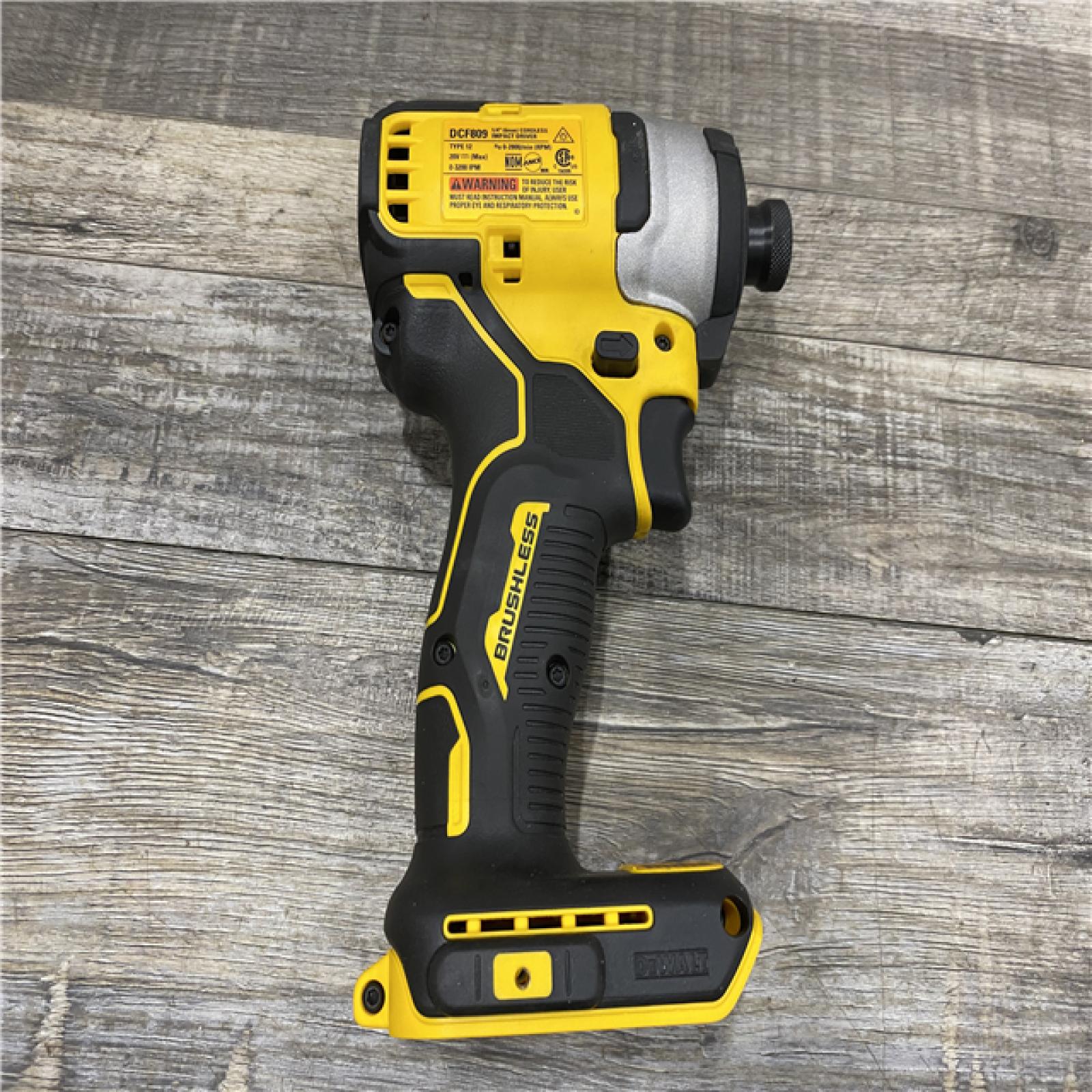 AS-IS DEWALT Atomic 20V Max Lithium-Ion Brushless Cordless Compact 1/4 in. Impact Driver Kit