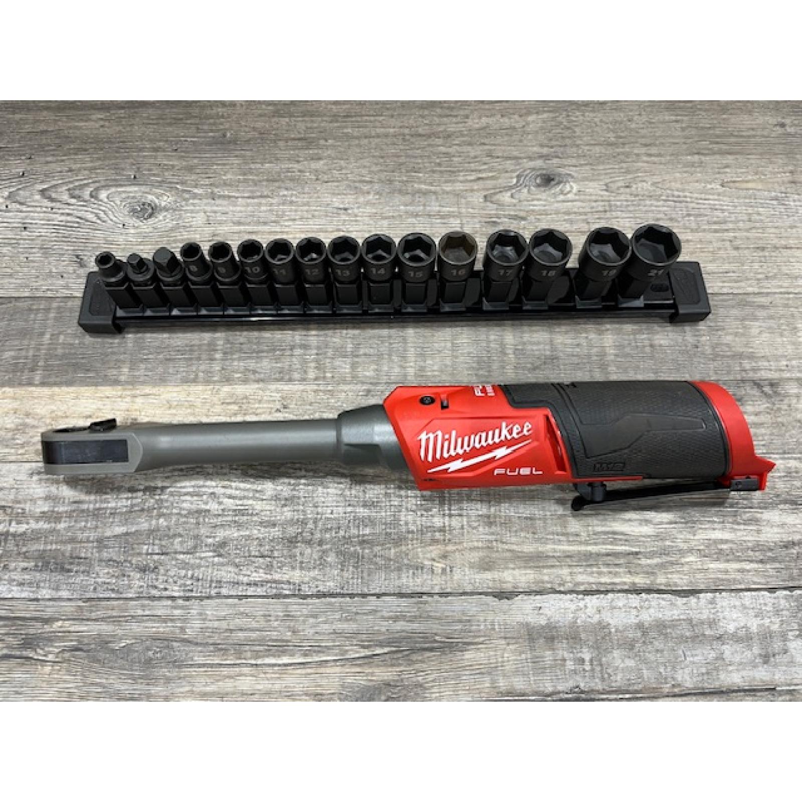 AS-IS Milwaukee FUEL 12V Lithium-Ion Brushless Cordless 1/4 in - 3/8 in Extended Ratchet (Tool-Only)