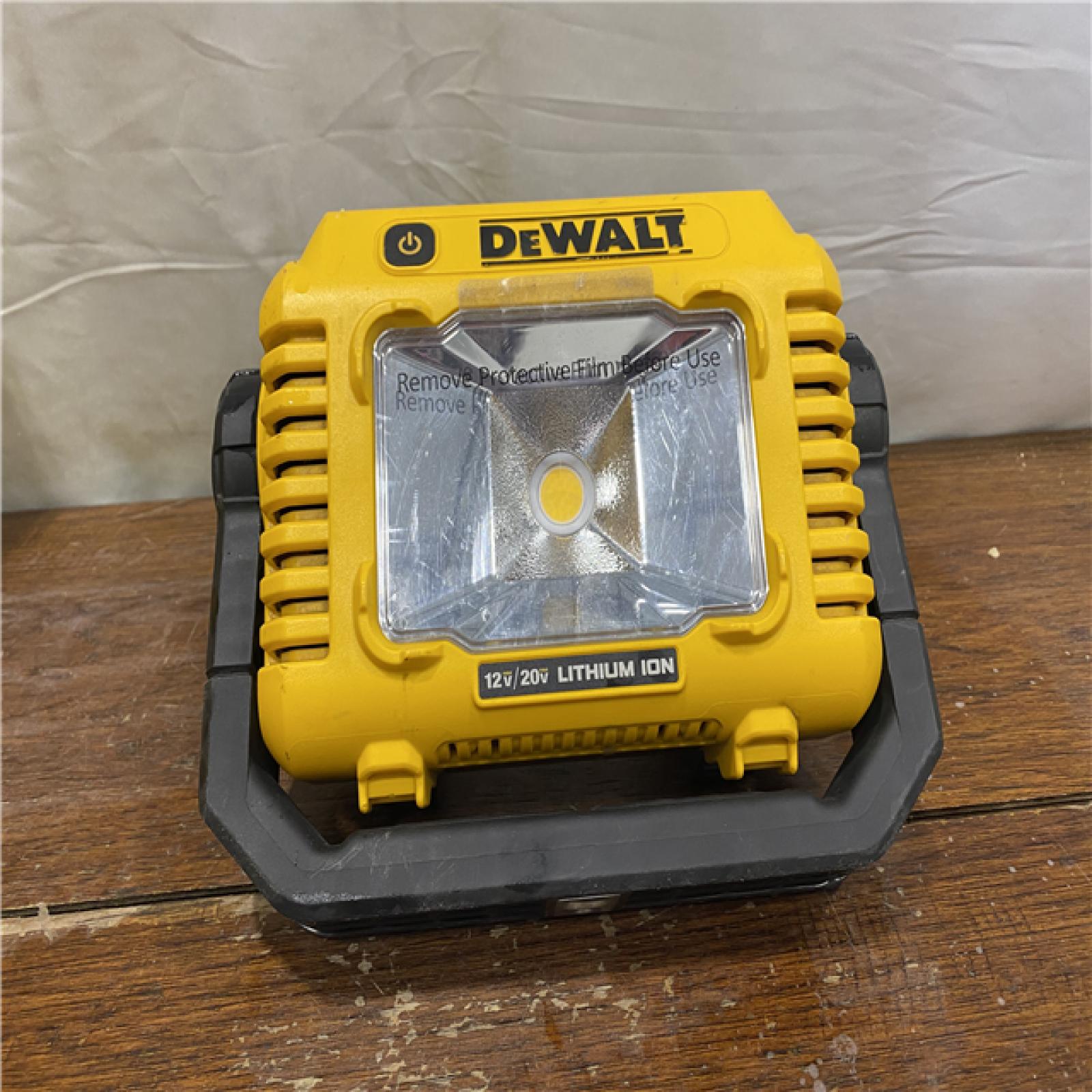 AS-ISDeWalt 20-Volt MAX Compact Task Light (Tool Only)