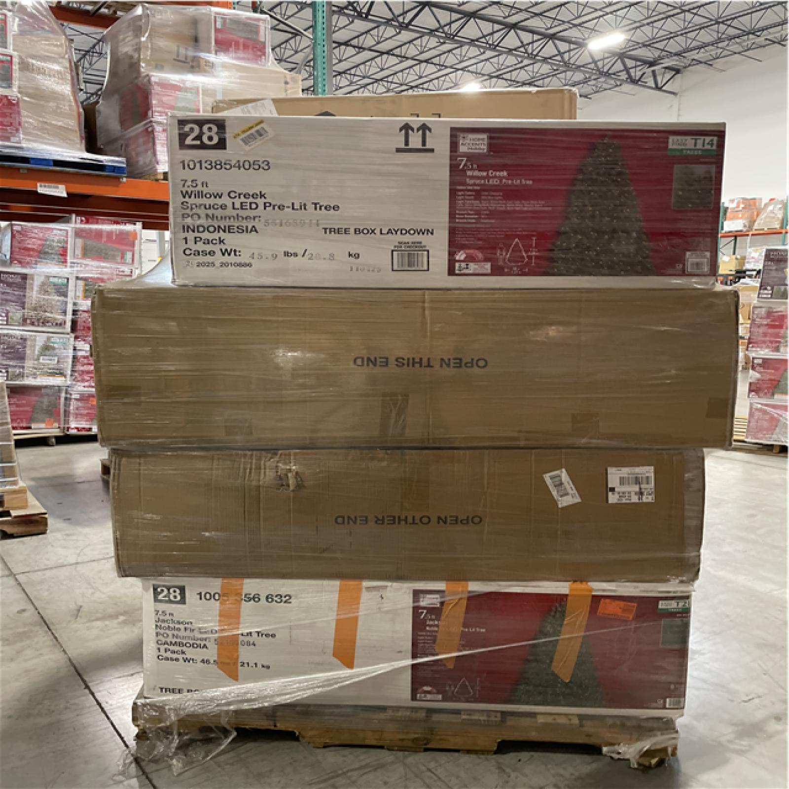 DALLAS LOCATION -AS-IS MIXED CHRISTMAS TREE PALLET
