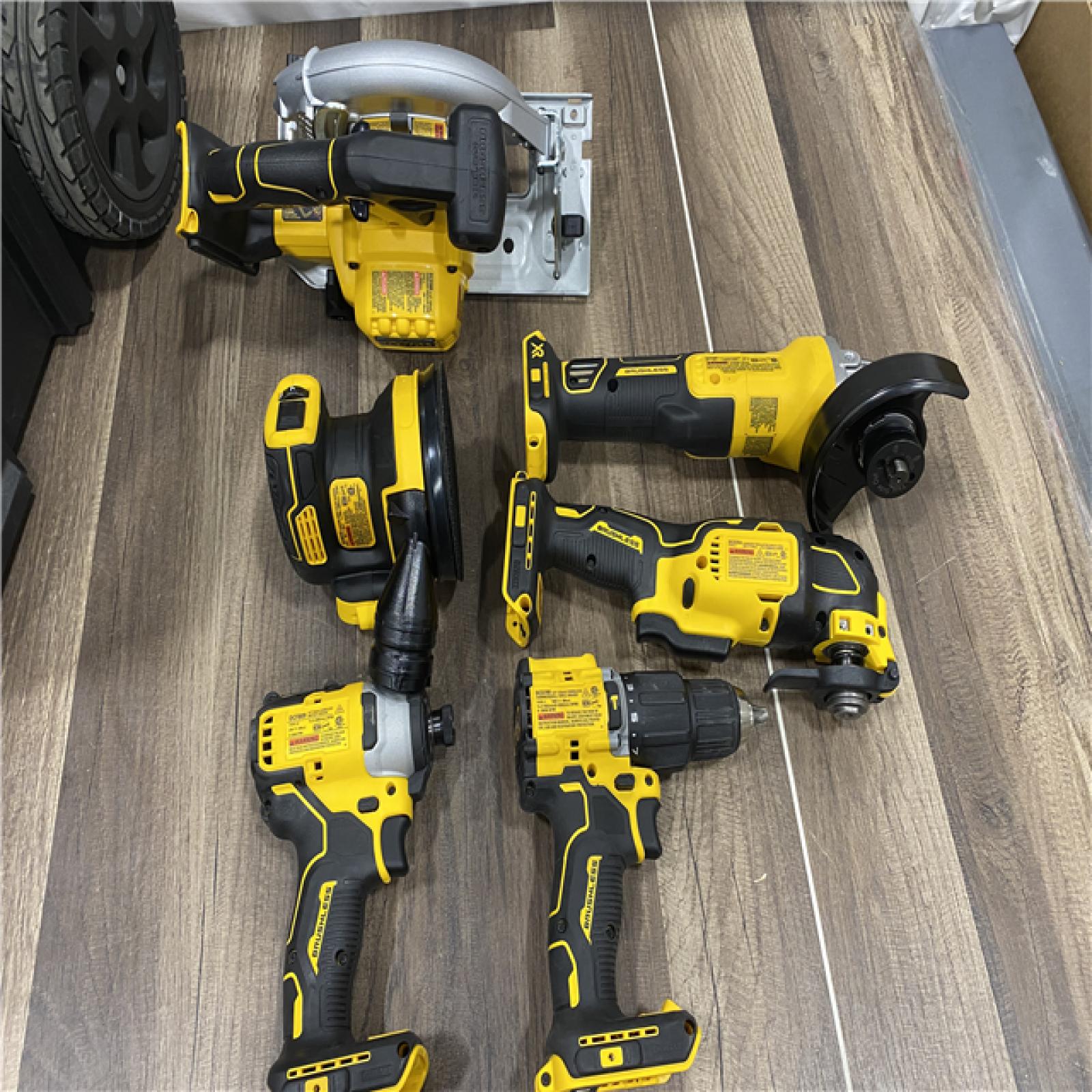 AS-IS  Dewalt 20-Volt MAX ToughSystem Lithium-Ion 6-Tool Cordless Combo Kit