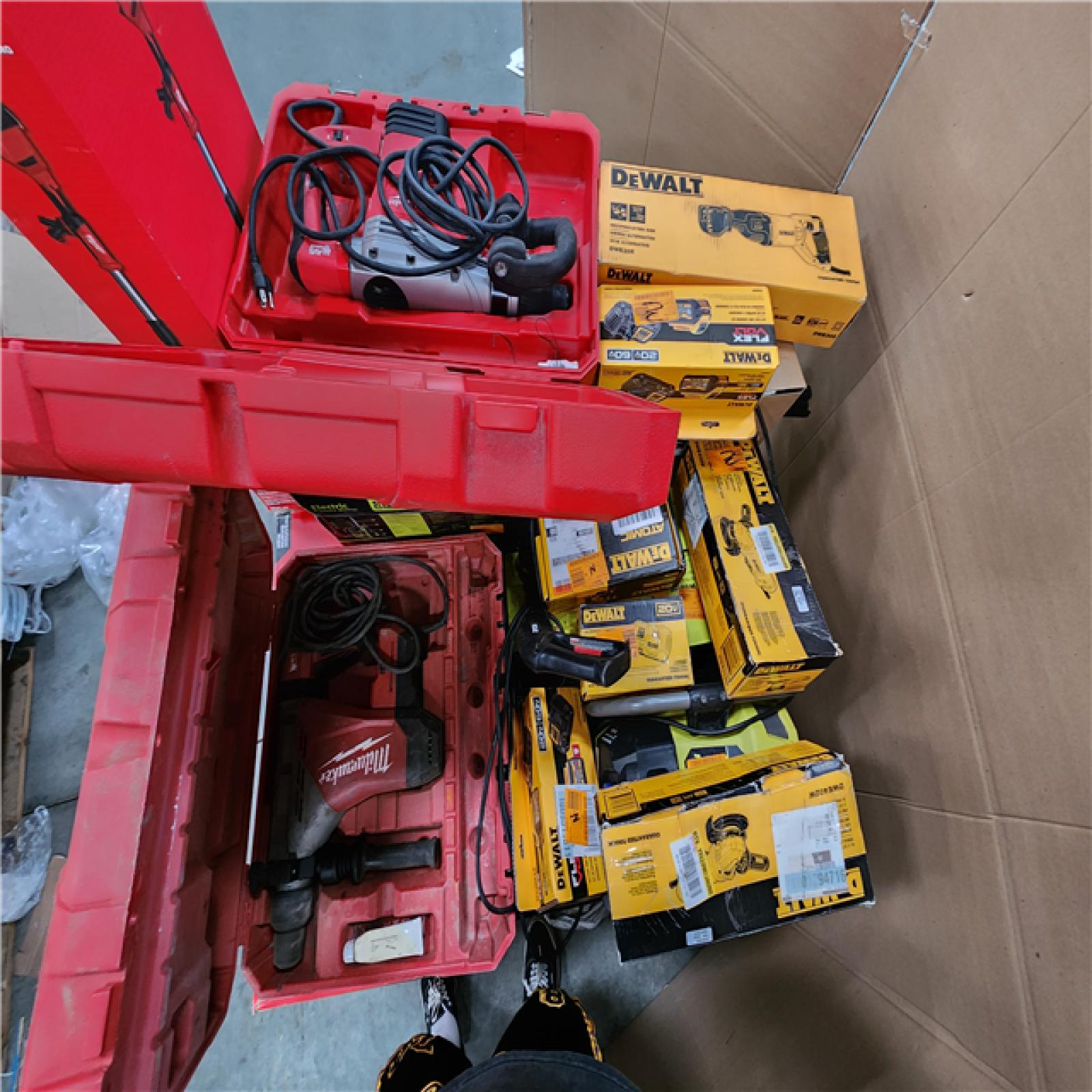 PHOENIX AS-IS TOOL PALLET