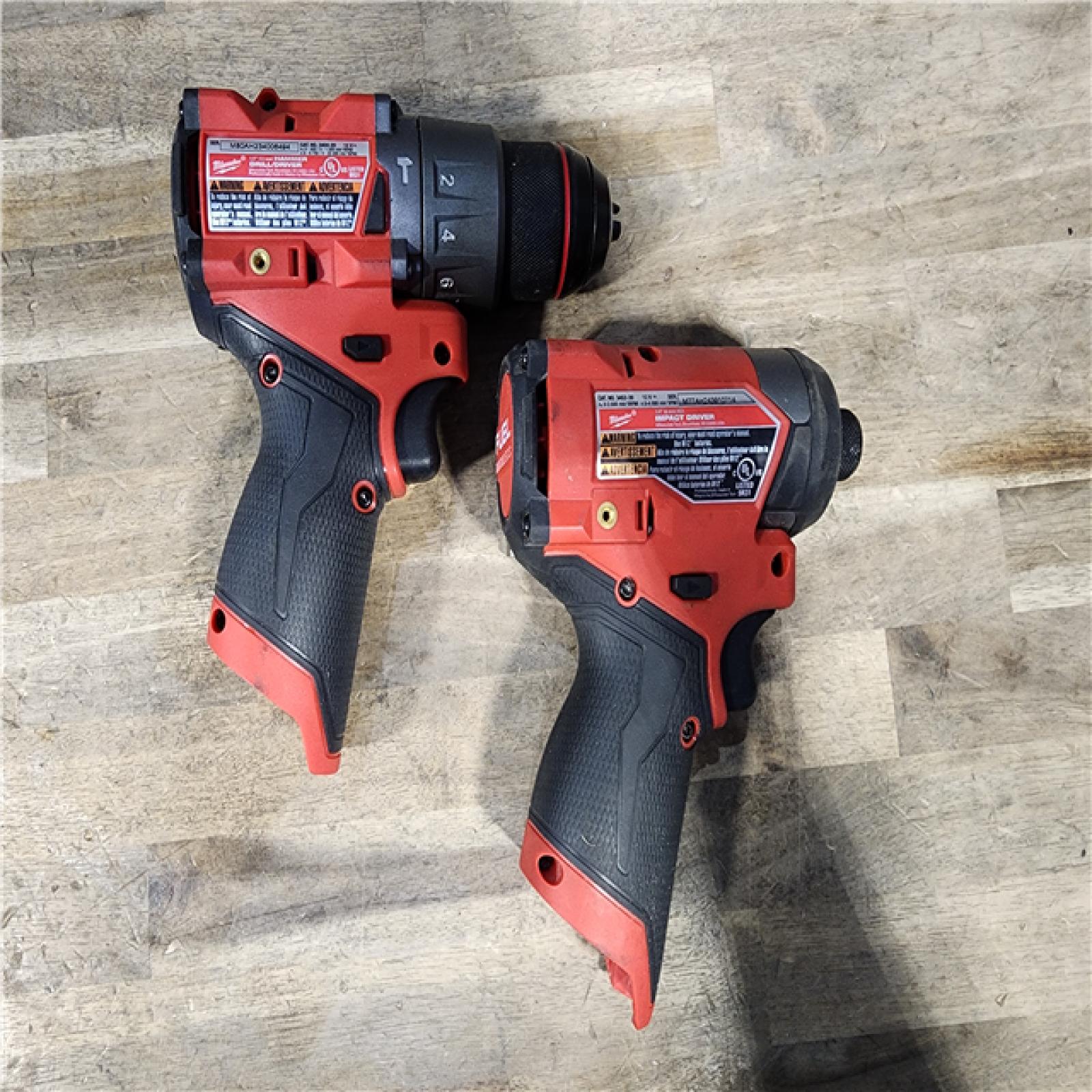 HOUSTON LOCATION - AS-IS Milwaukee 2 Tool Combo Kit W/ (2) Battery & Charger