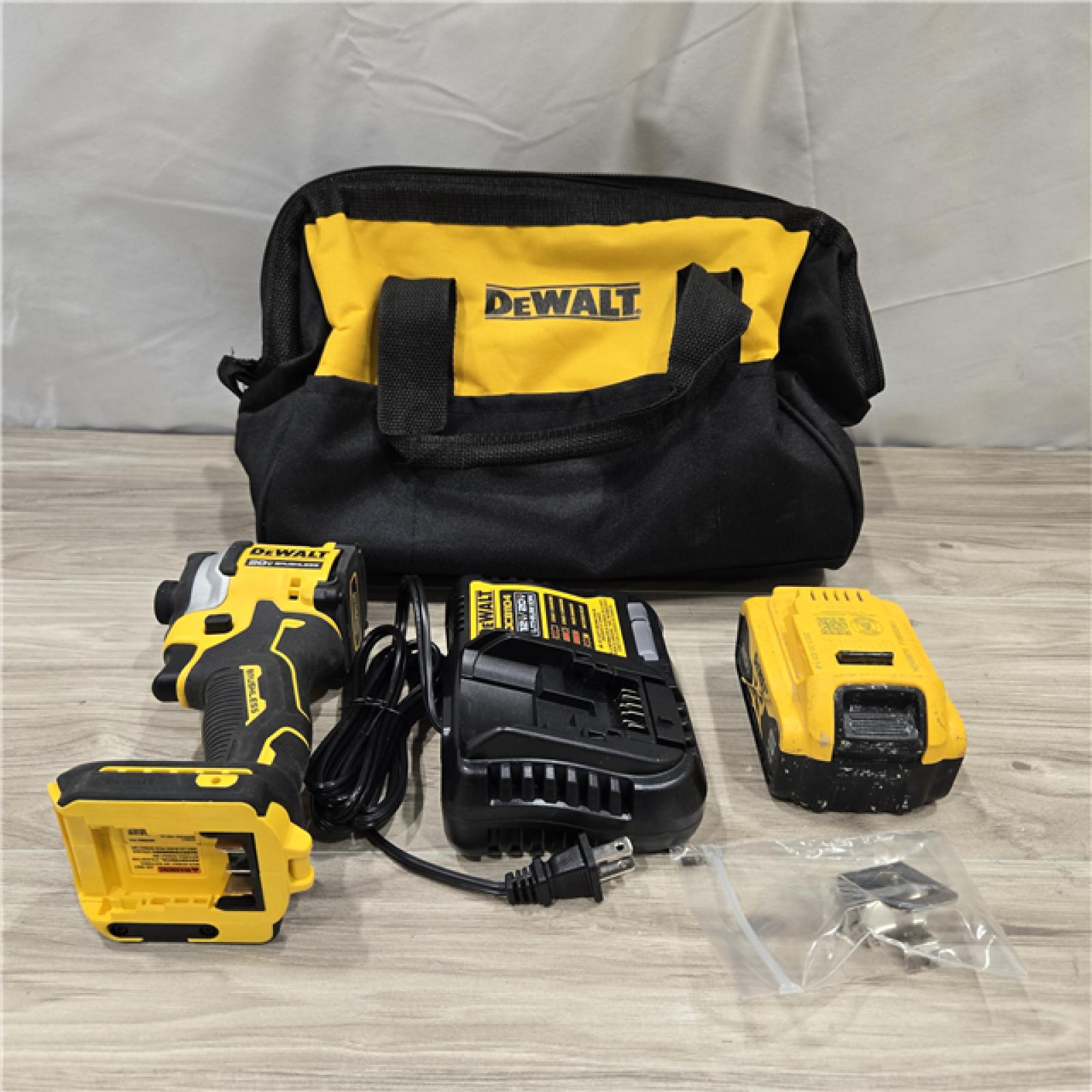 AS-IS DeWalt 20V MAX ATOMIC 1/4 in. Cordless Impact Driver Kit