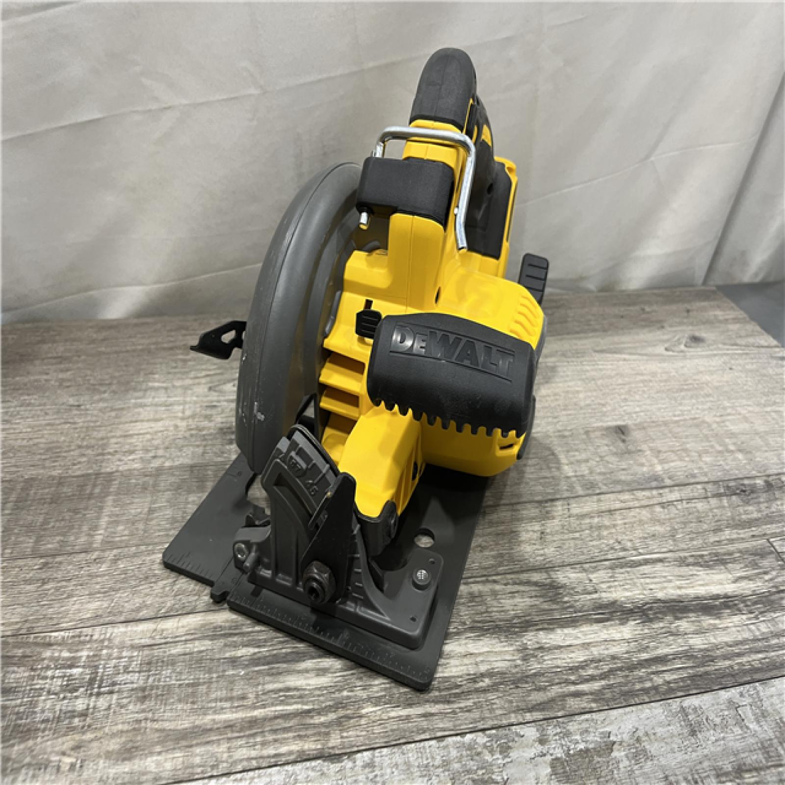 AS-IS DEWALT FLEXVOLT 60V MAX Cordless Brushless 7-1/4 in. Circular Saw with Brake (Tool Only)