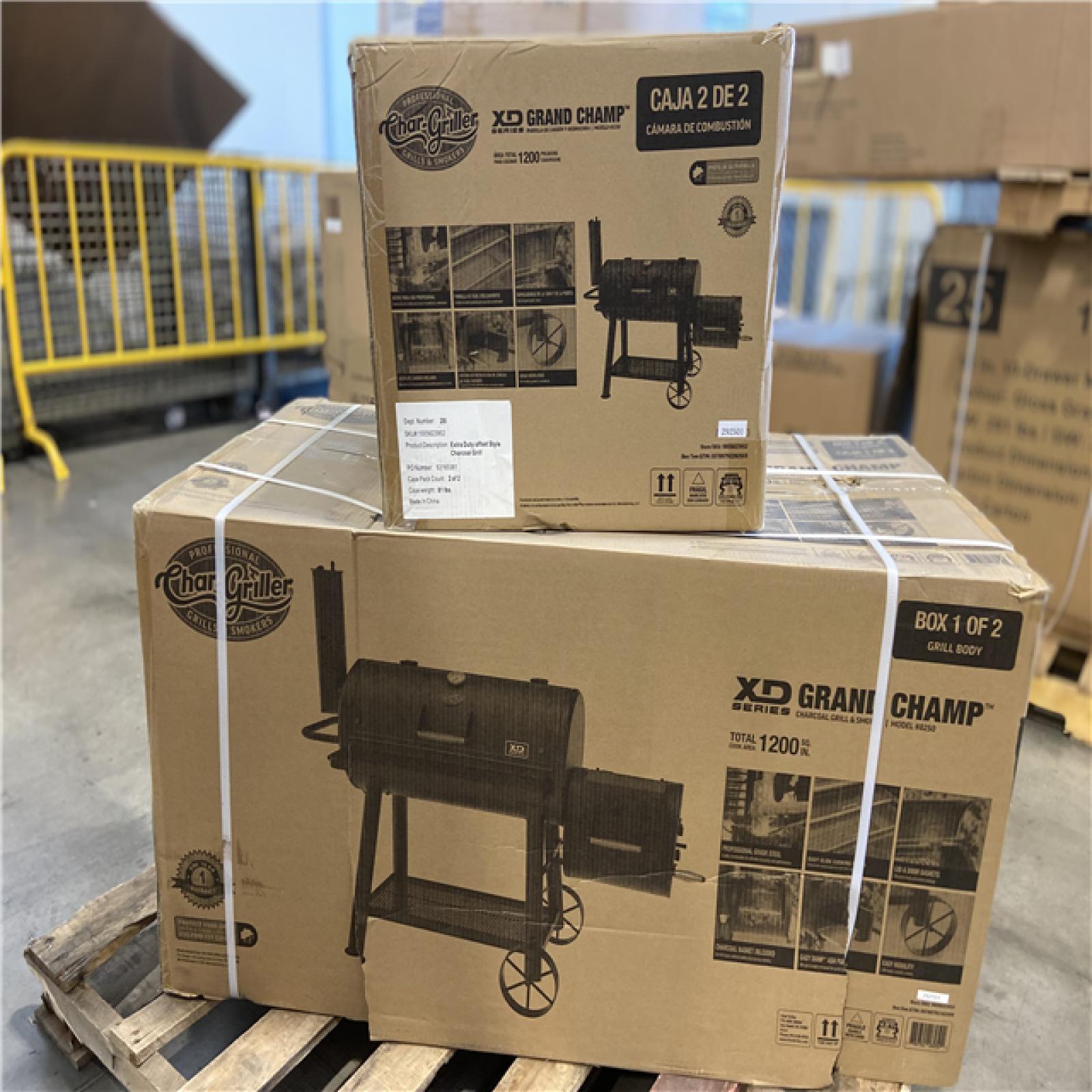 DALLAS LOCATION - Char-Griller Grand Champ Charcoal Grill and Offset Smoker in Black
