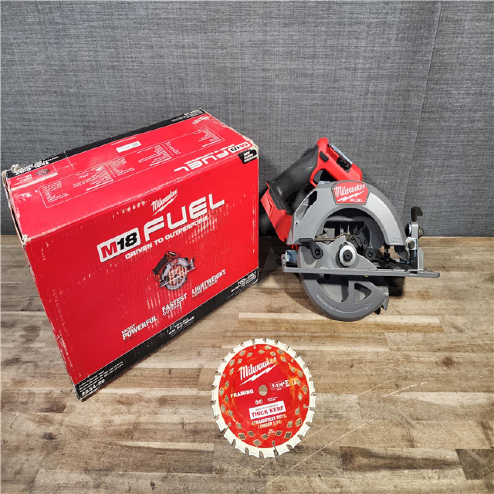 HOUSTON LOCATION - AS-IS Milwaukee M18 FUEL 7-1/4 Inch Circular Saw (Bare Tool)
