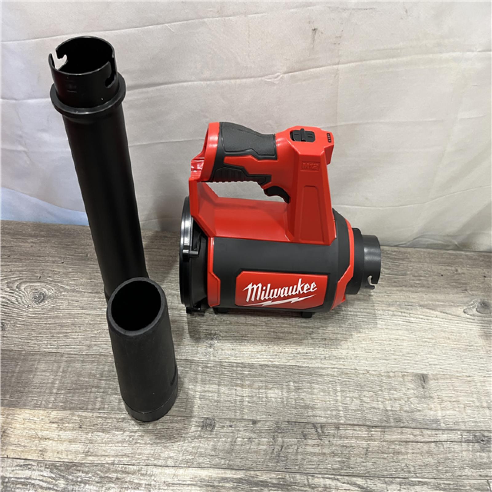 AS-IS Milwaukee 12V Lithium-Ion Cordless Compact Spot Blower (Tool-Only)
