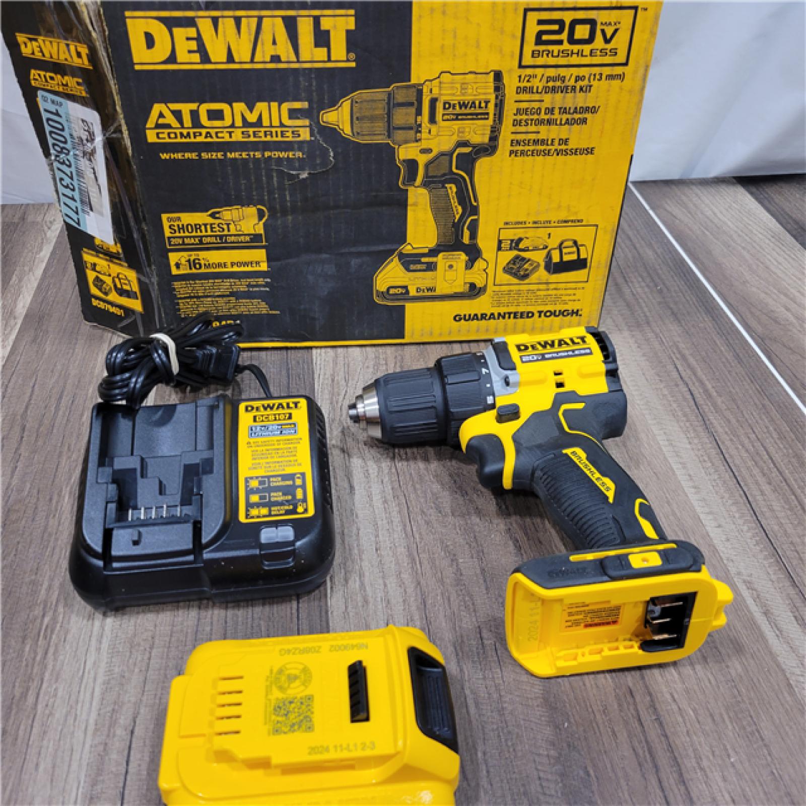 AS-IS DEWALT ATOMIC COMPACT SERIES 20V MAX* Brushless Cordless 1/2 Drill/Driver Kit
