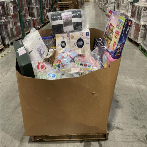 DALLAS LOCATION- NEW! BULLSEYE MIXED CLOTHING PALLET (300 UNITS)
