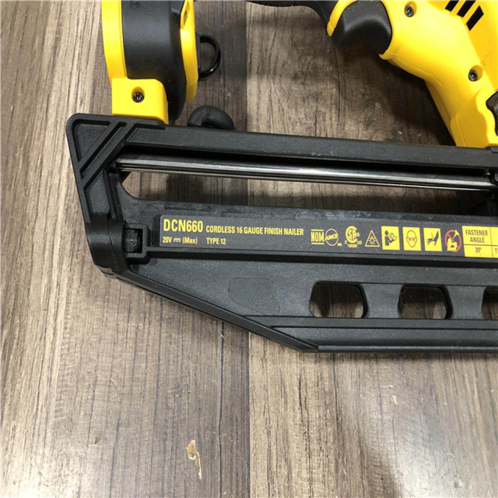 AS-IS DEWALT 20V MAX XR 16-Gauge Electric Cordless Angled Finishing Nailer Kit