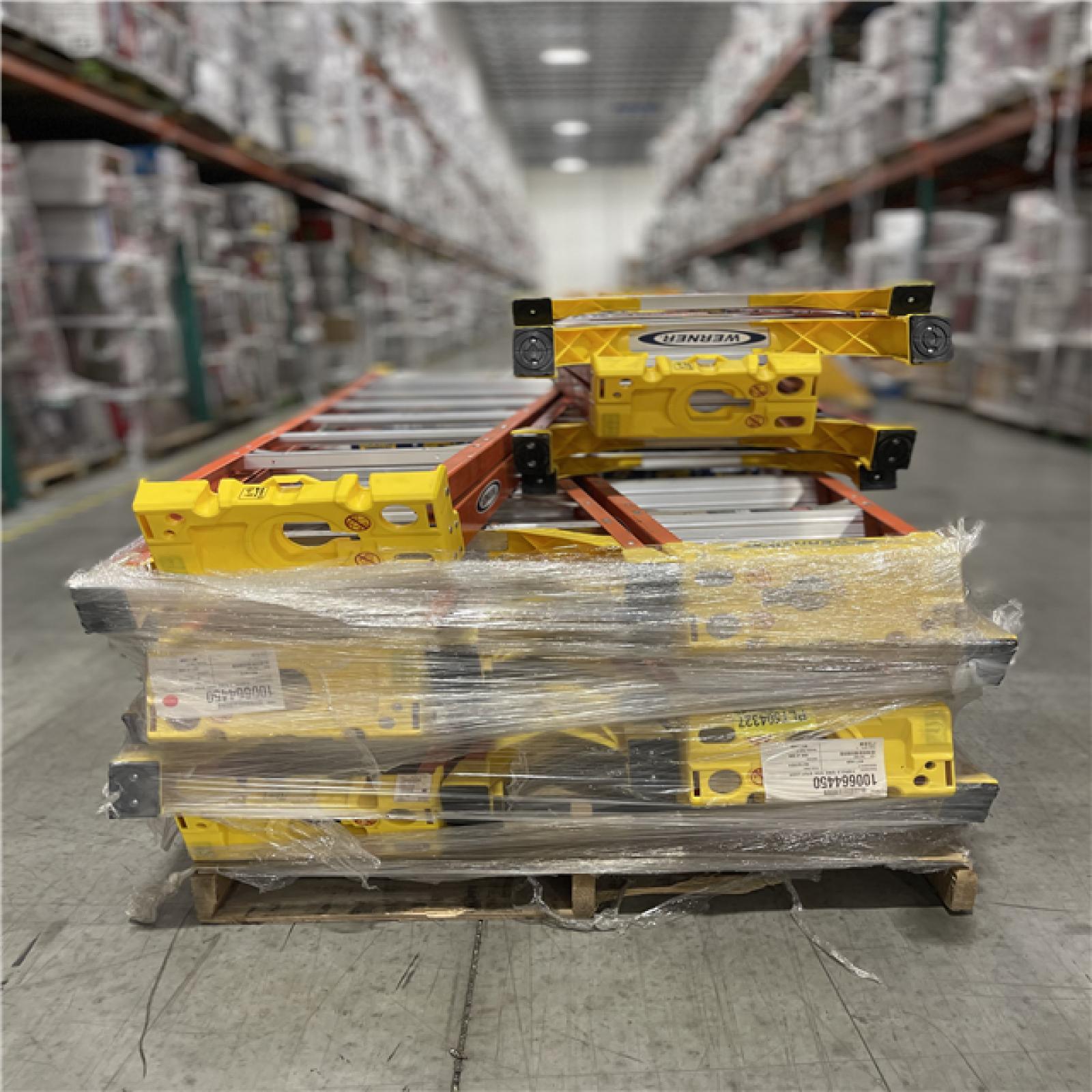 DALLAS LOCATION - WERNER MIXED LADDER PALLET