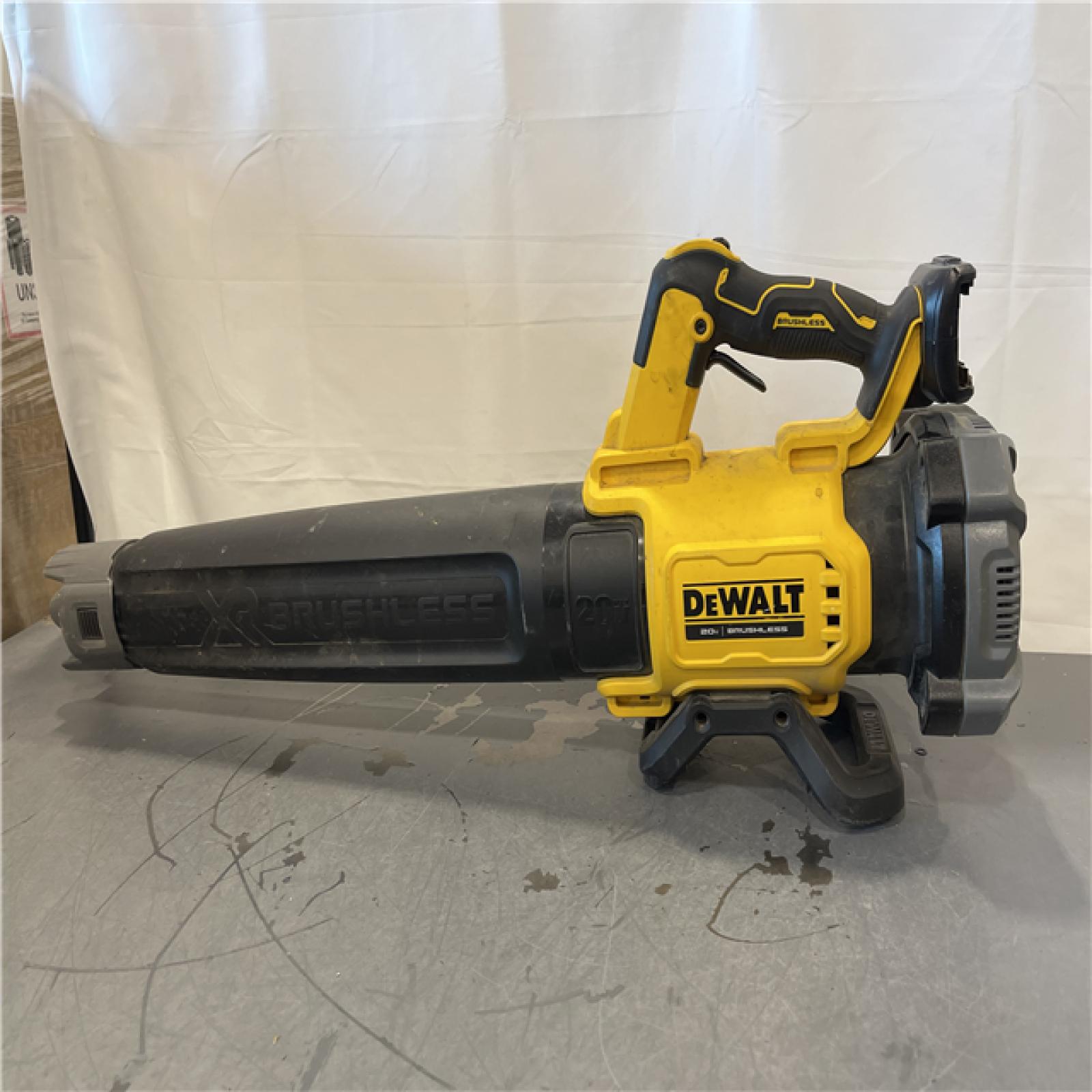 AS-IS - DEWALT 20V MAX 125 MPH 450 CFM Brushless Cordless Battery Powered Blower (Tool Only)