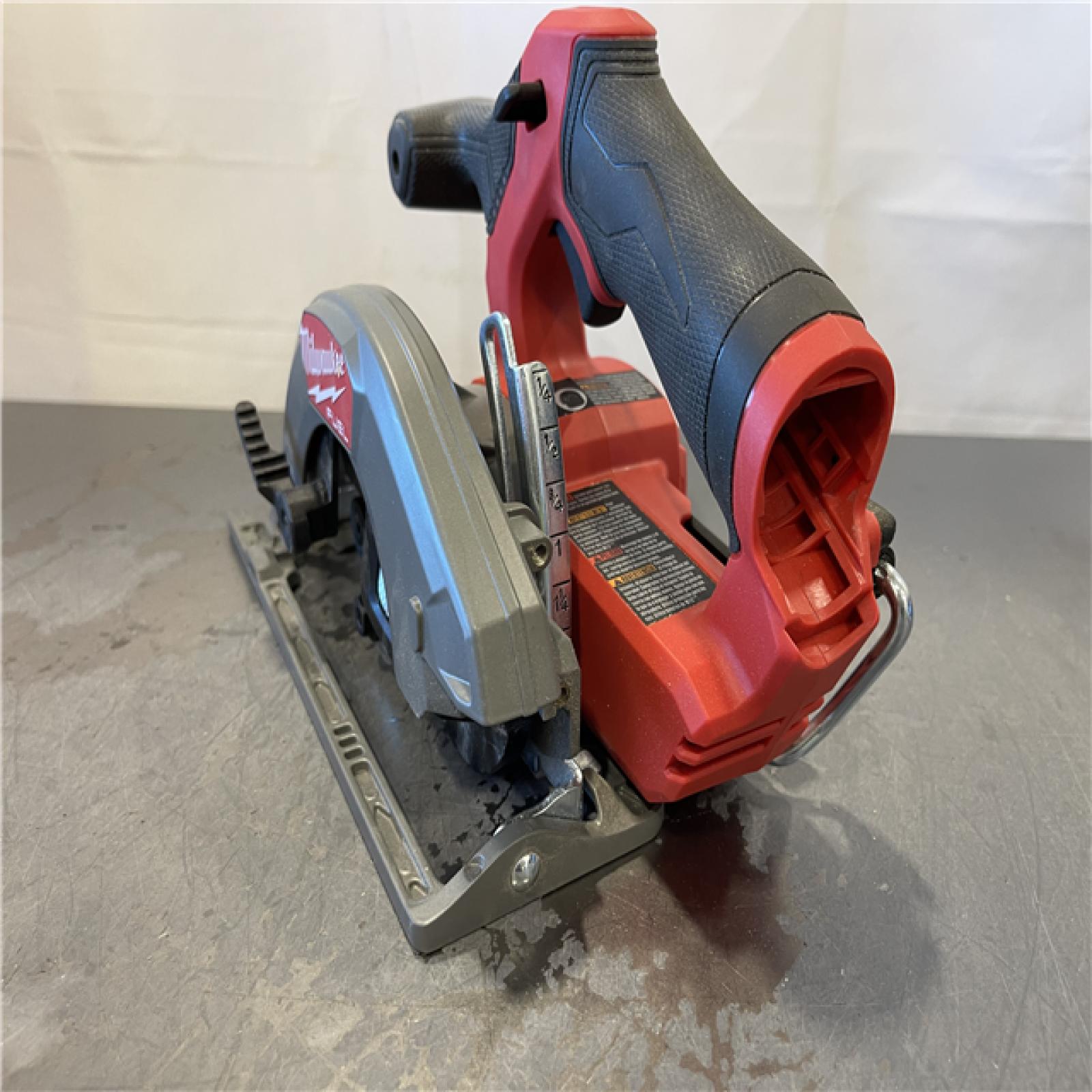 AS-IS - Milwaukee M12 FUEL 12V Lithium-Ion Brushless 5-3/8 in. Cordless Circular Saw