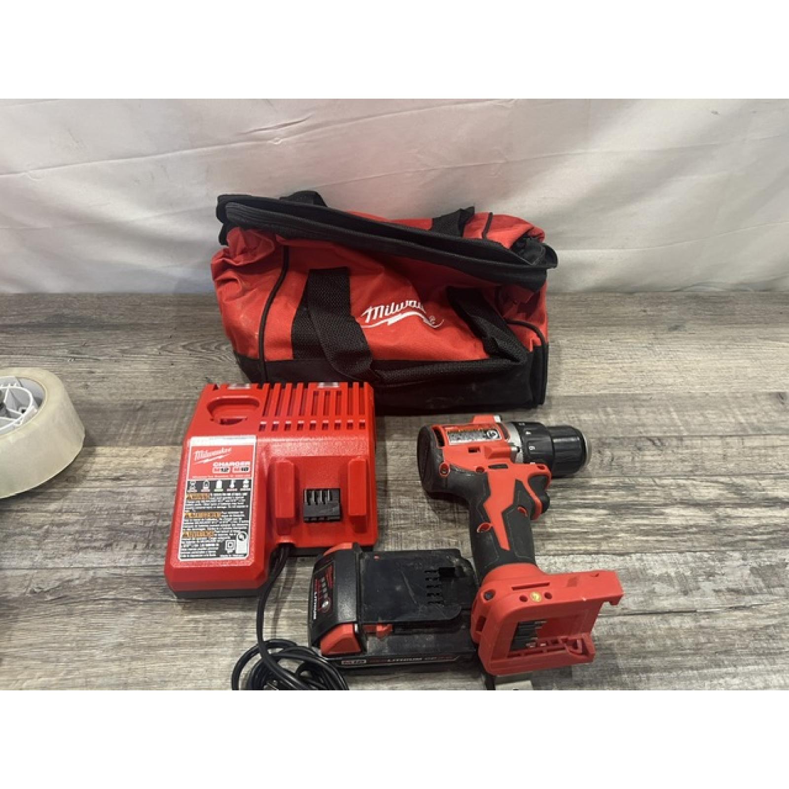 AS-IS Milwaukee 18V Lithium-Ion Brushless Cordless 1/2 in. Compact Drill/Driver with kit
