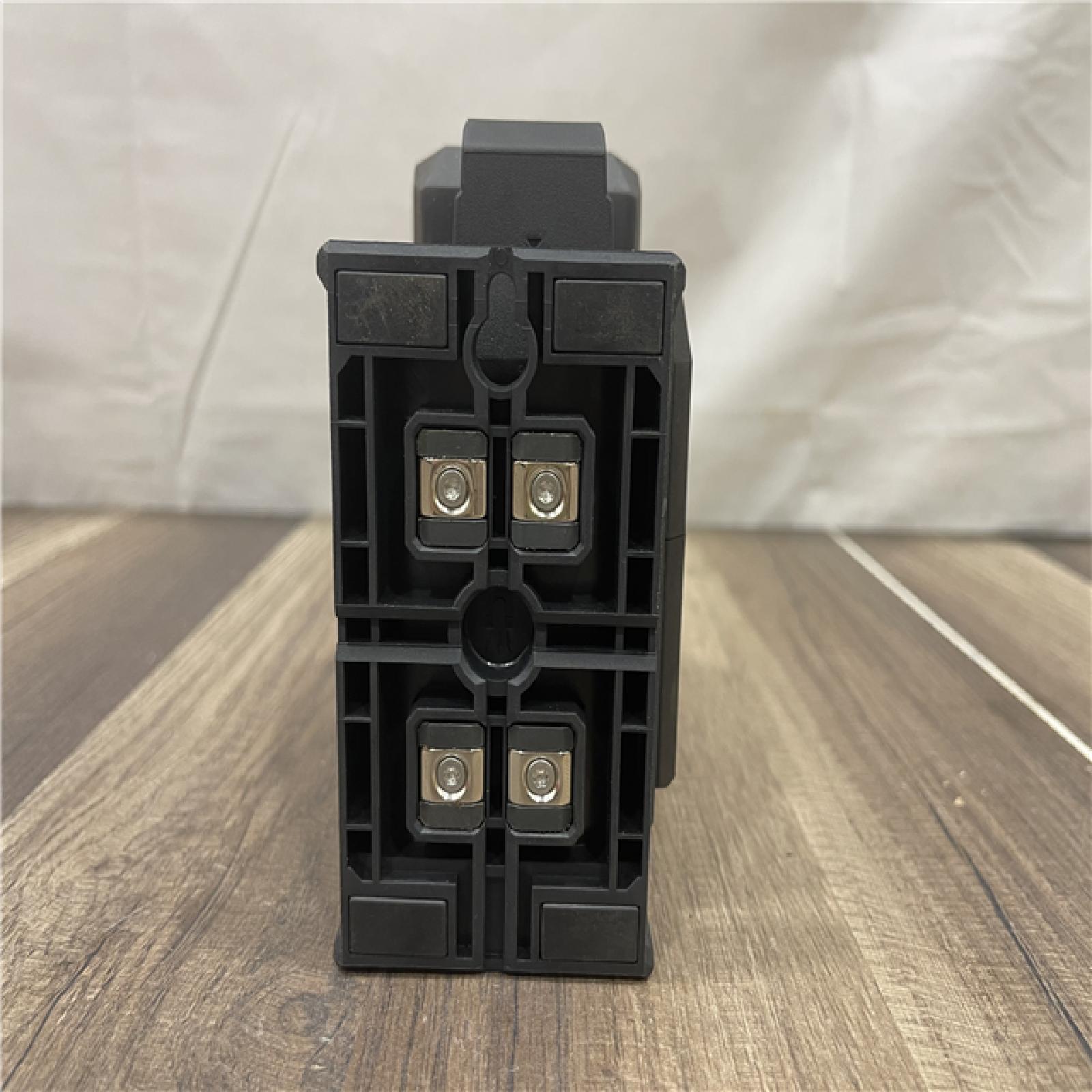 AS-IS- Milwaukee Green Beam Laser Cross Line Plumb Point Rechargeable USB Kit