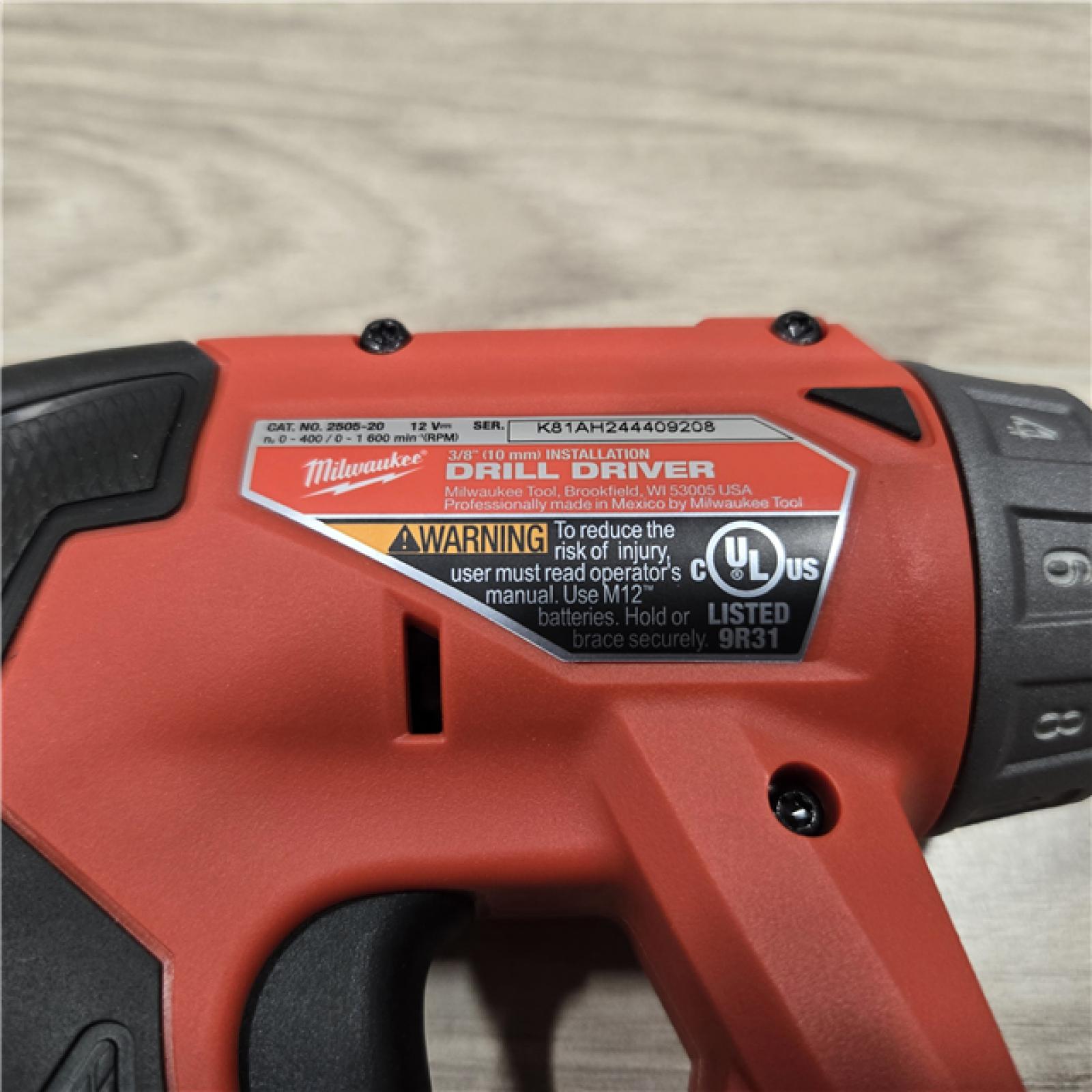 LIKE NEW! - Milwaukee 2505-22 M12 FUEL Cordless Installation Drill Driver Kit