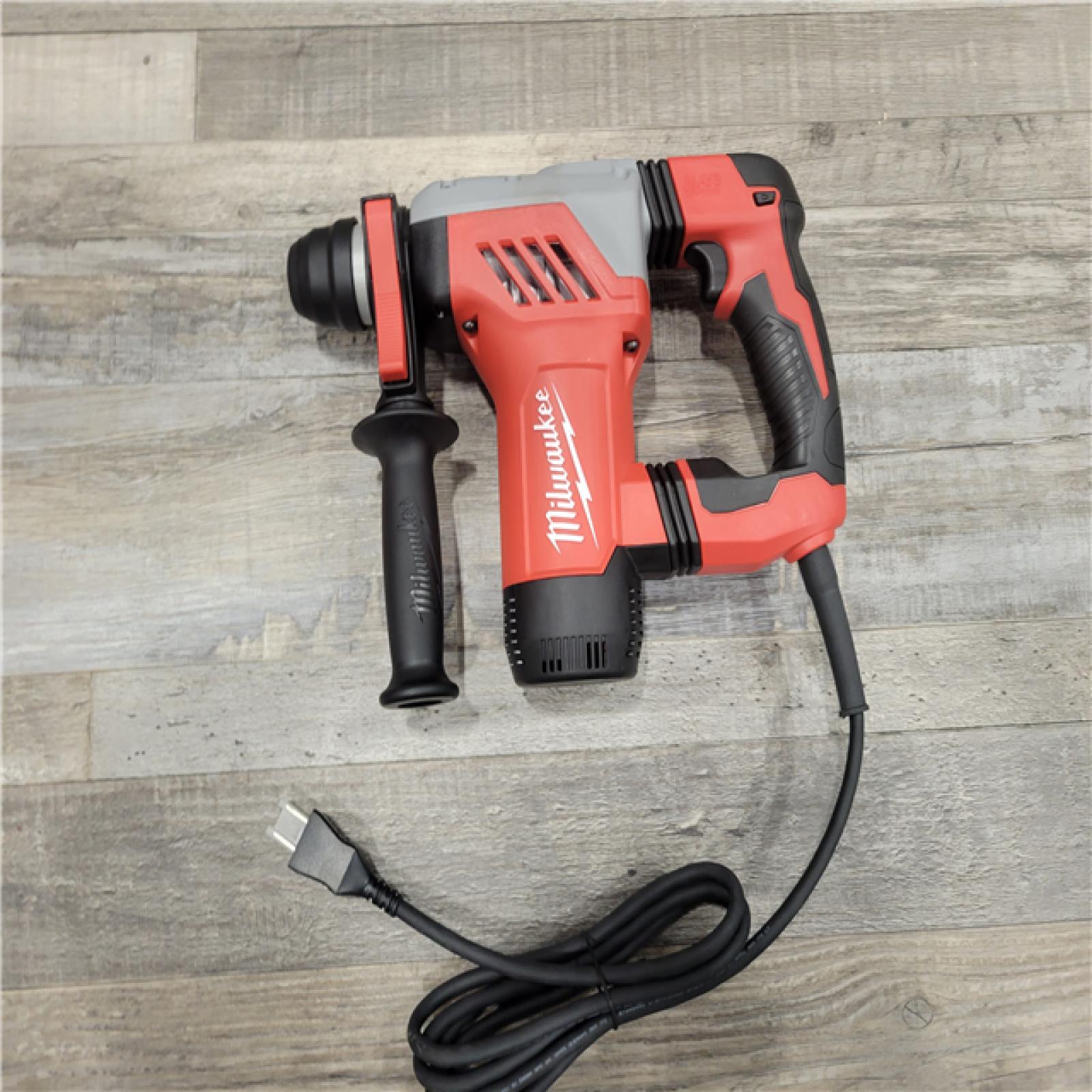 ASIS Milwaukee 526821 Rotary Hammer 11/8 Sds Plus Kit