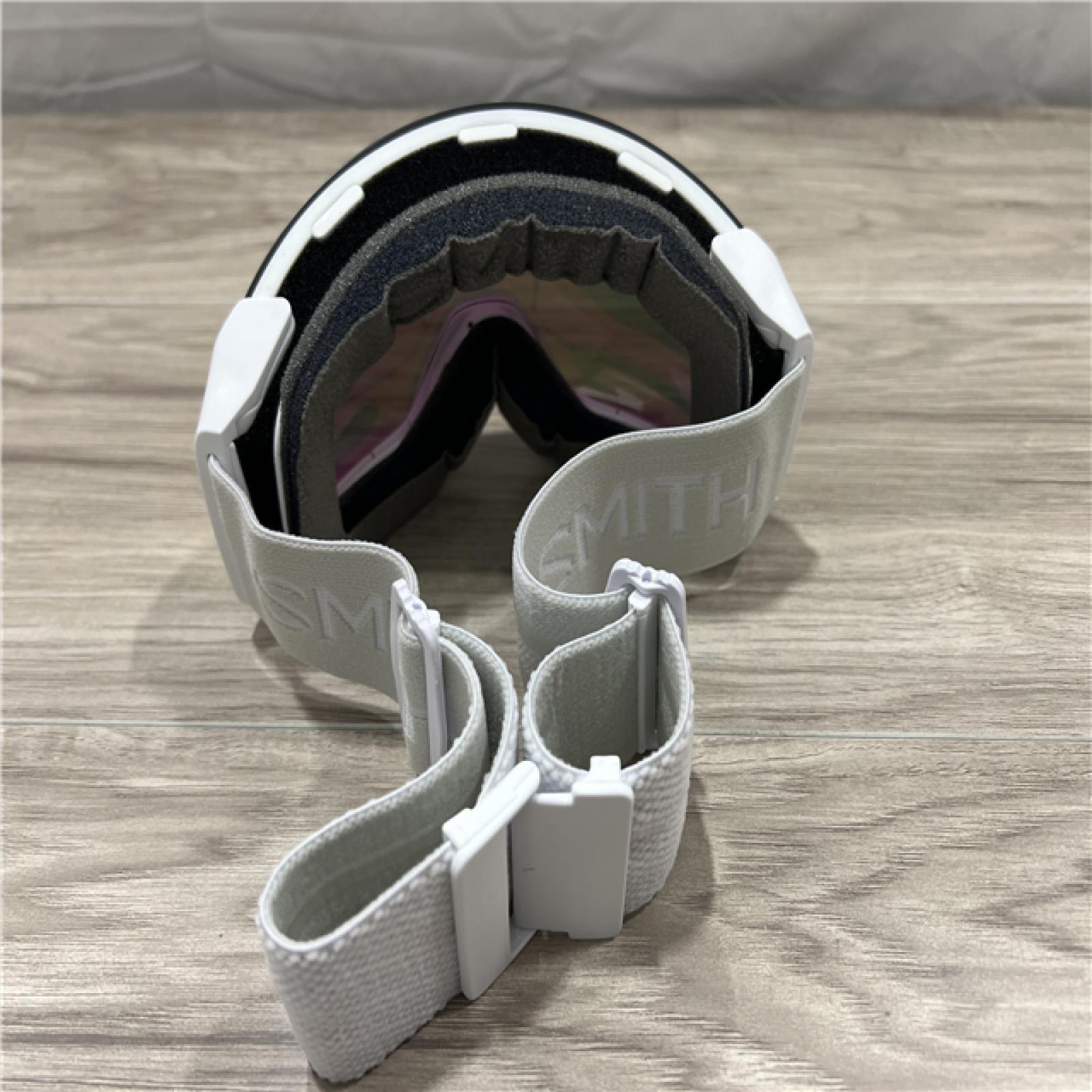 Smith 4D Mag Low Bridge Fit Googles ChromaPop Everyday Rose Gold Mirror White Vapor M007190OZ99M5