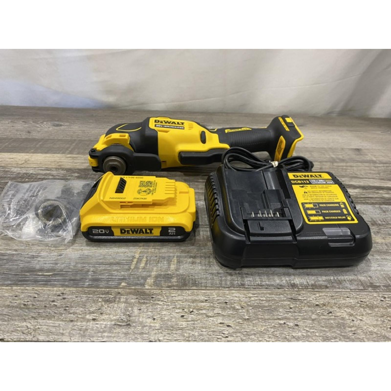 AS-IS DEWALT ATOMIC 20V MAX Cordless Brushless Oscillating Multi Tool Kit