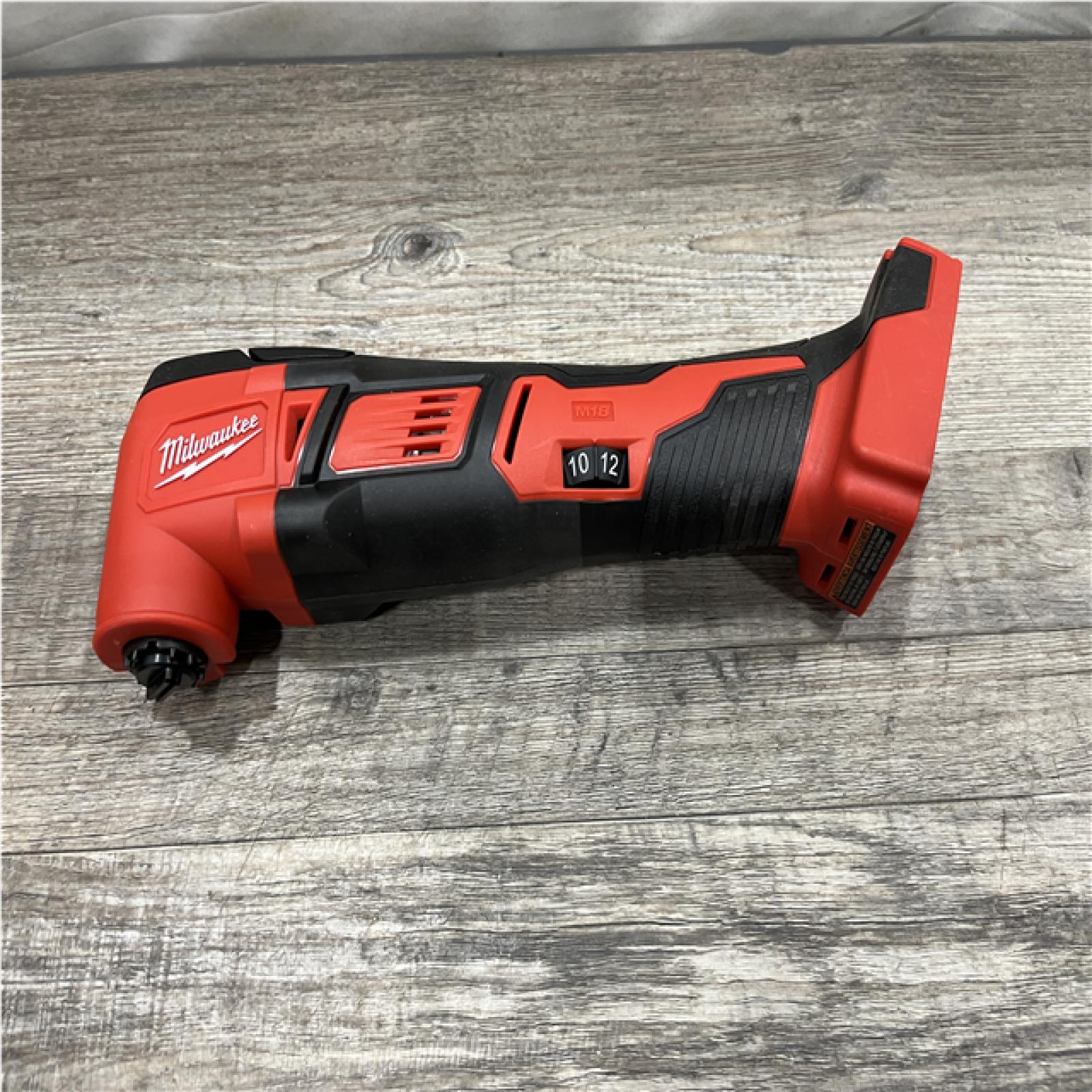 AS-IS Milwaukee 18V Lithium-Ion Cordless Oscillating Multi-Tool Kit